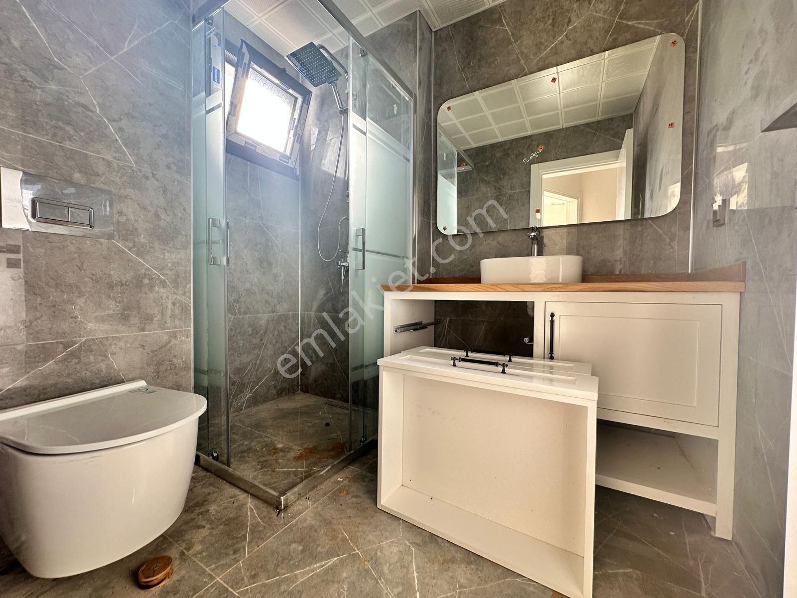 Ürkmez De Sahile Yakın Genil Bahçeli Sıfır Yazlık - Görsel 14