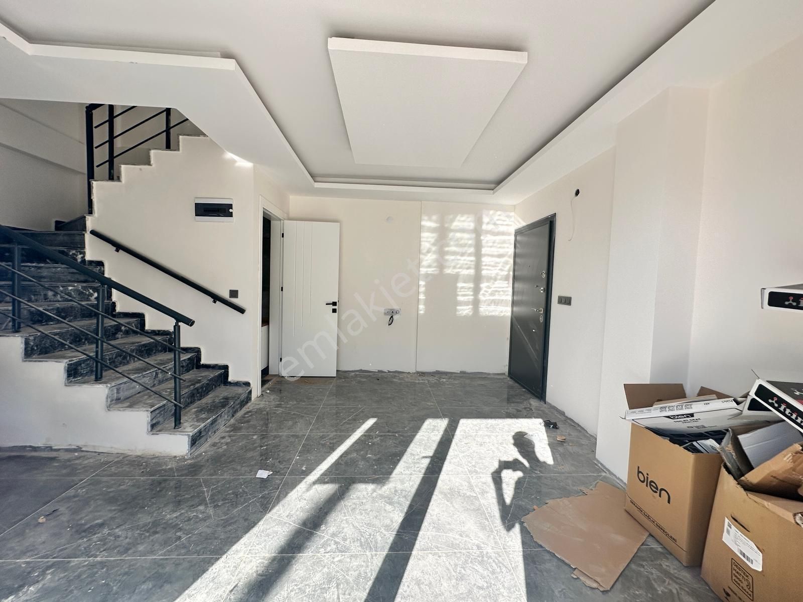 Ürkmez De Sahile Yakın Genil Bahçeli Sıfır Yazlık - Görsel 8