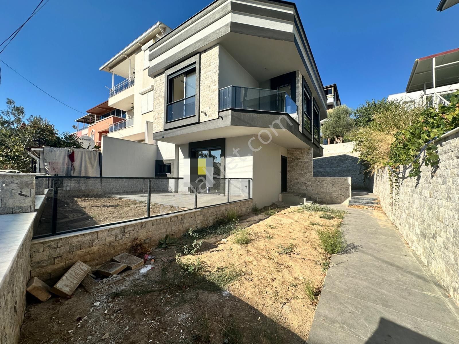 Ürkmez De Sahile Yakın Genil Bahçeli Sıfır Yazlık - Görsel 2