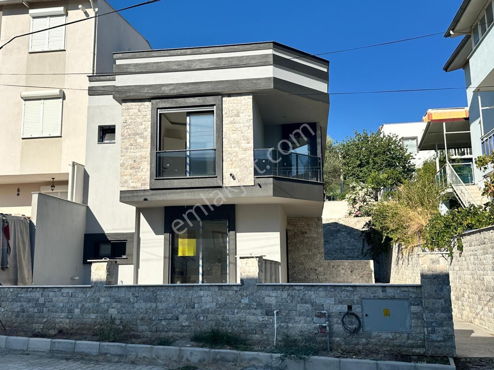 Ürkmez De Sahile Yakın Genil Bahçeli Sıfır Yazlık - Görsel 3