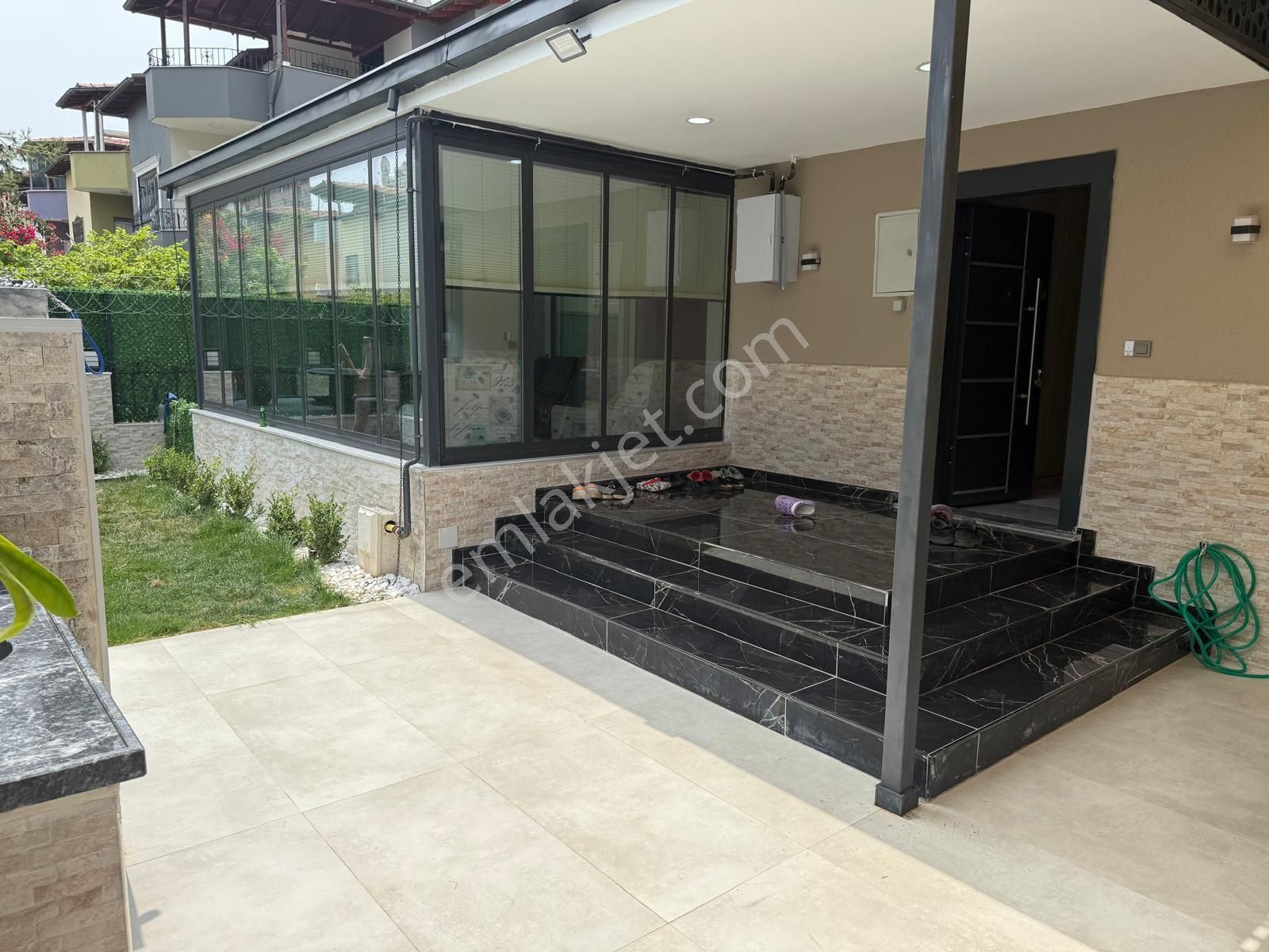 Tripleks 4+1 Kış Balkonlu Harika Lokasyonda Köşe Villa - Görsel 8