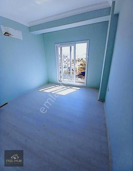 Mumcularda Satılık 2+1 Orta Kat Daire - Görsel 4