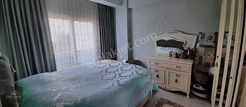 Mumcularda Satılık 2+1 Orta Kat Daire - Görsel 5