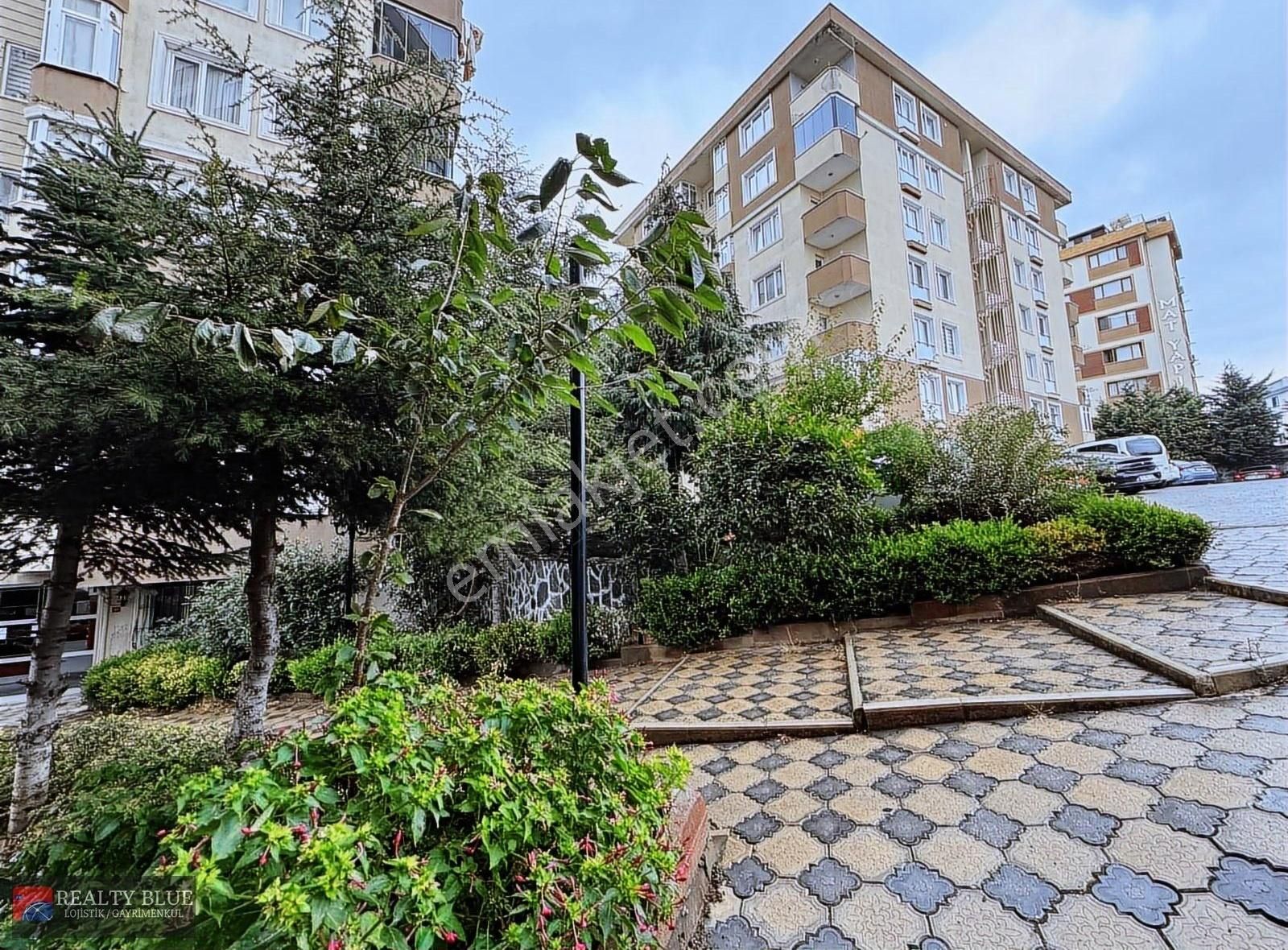 Ümraniye'de Site İçi Metro Yanında 2+1 Arakat 97 M2 Net Daire..