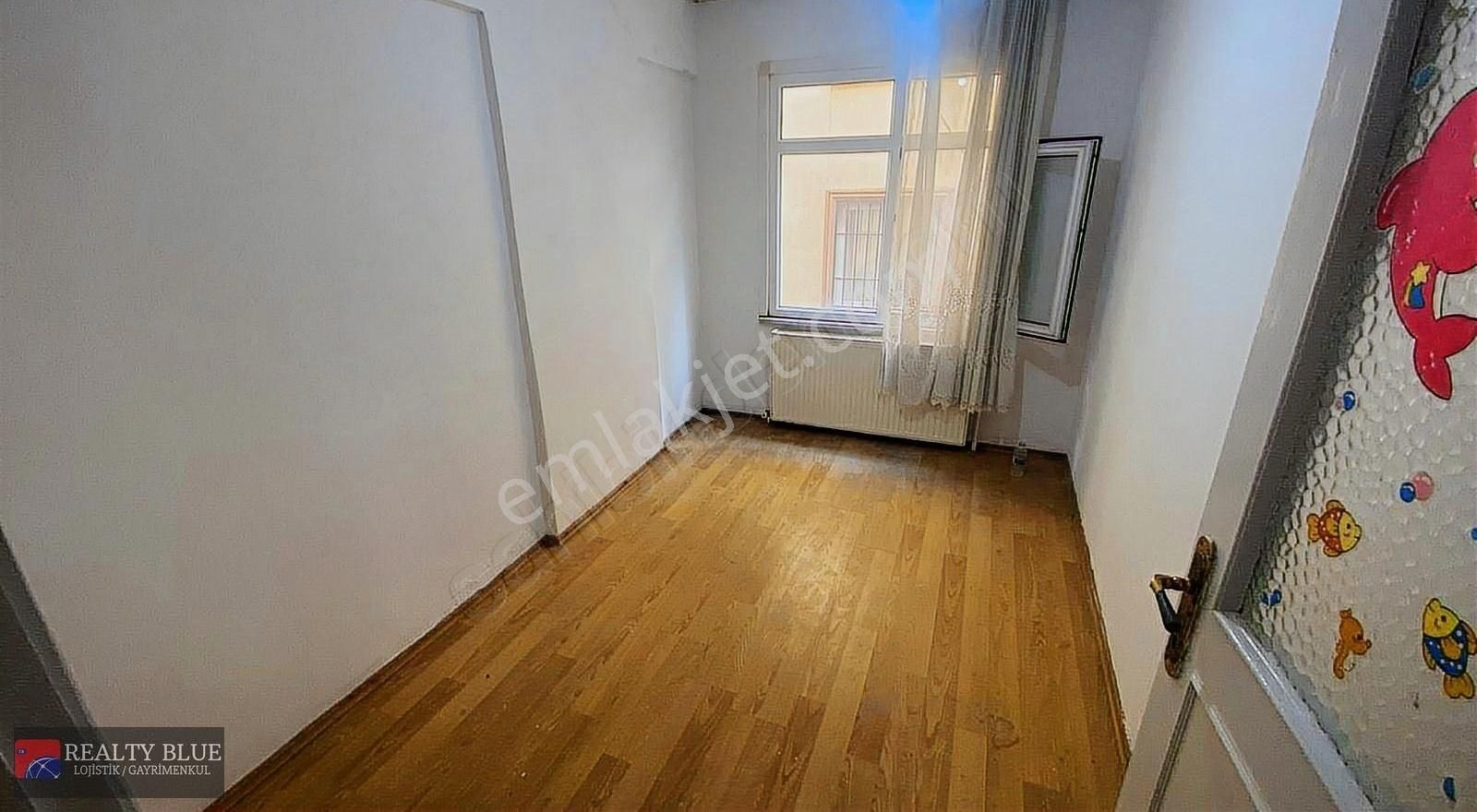 Pendik Kaynarca Satılık 3+1 Arakat Daire