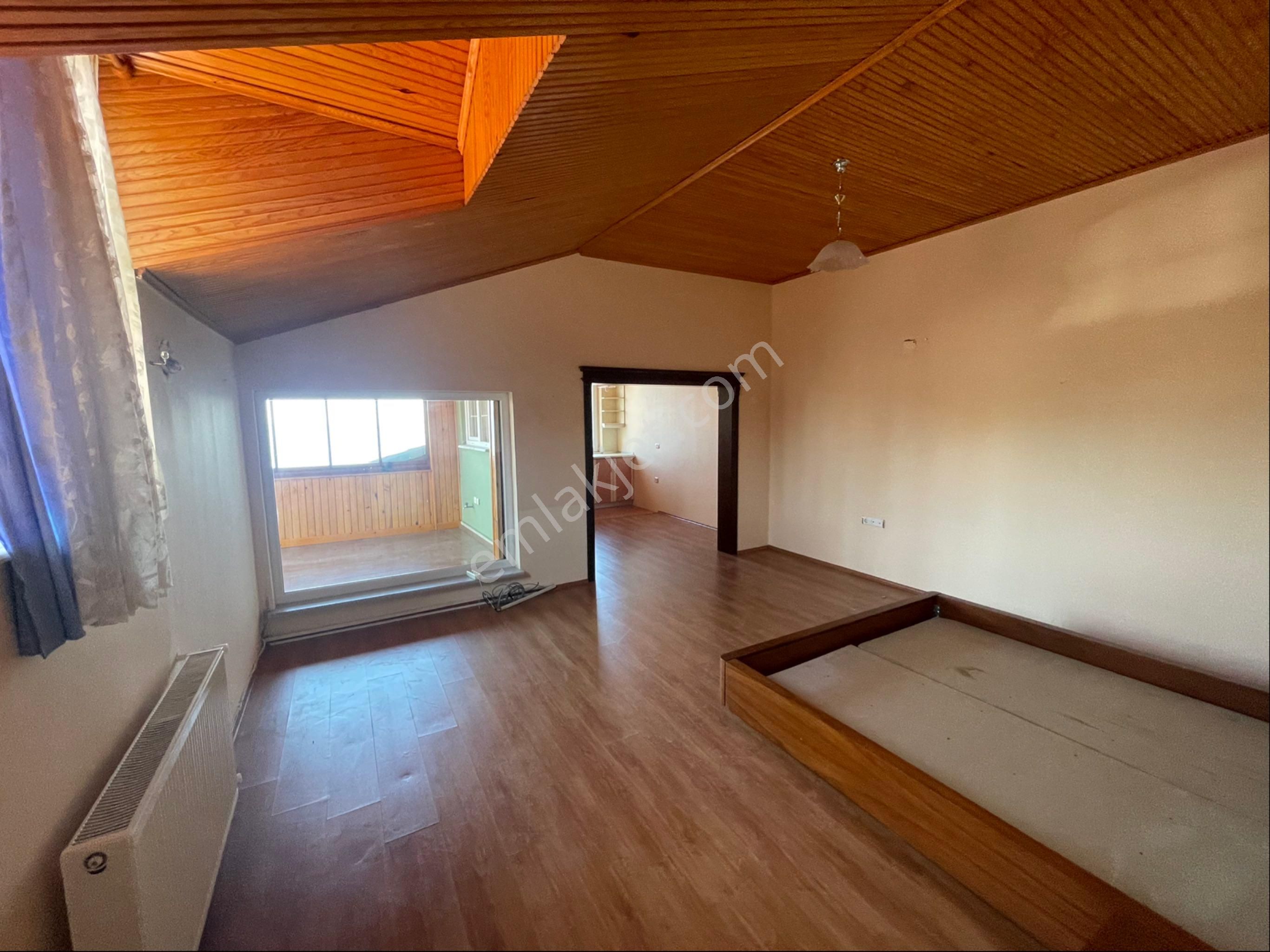 Yıldızlı'da Kiralık 4+1 Deniz Manzaralı Tripleks Villa - Görsel 29