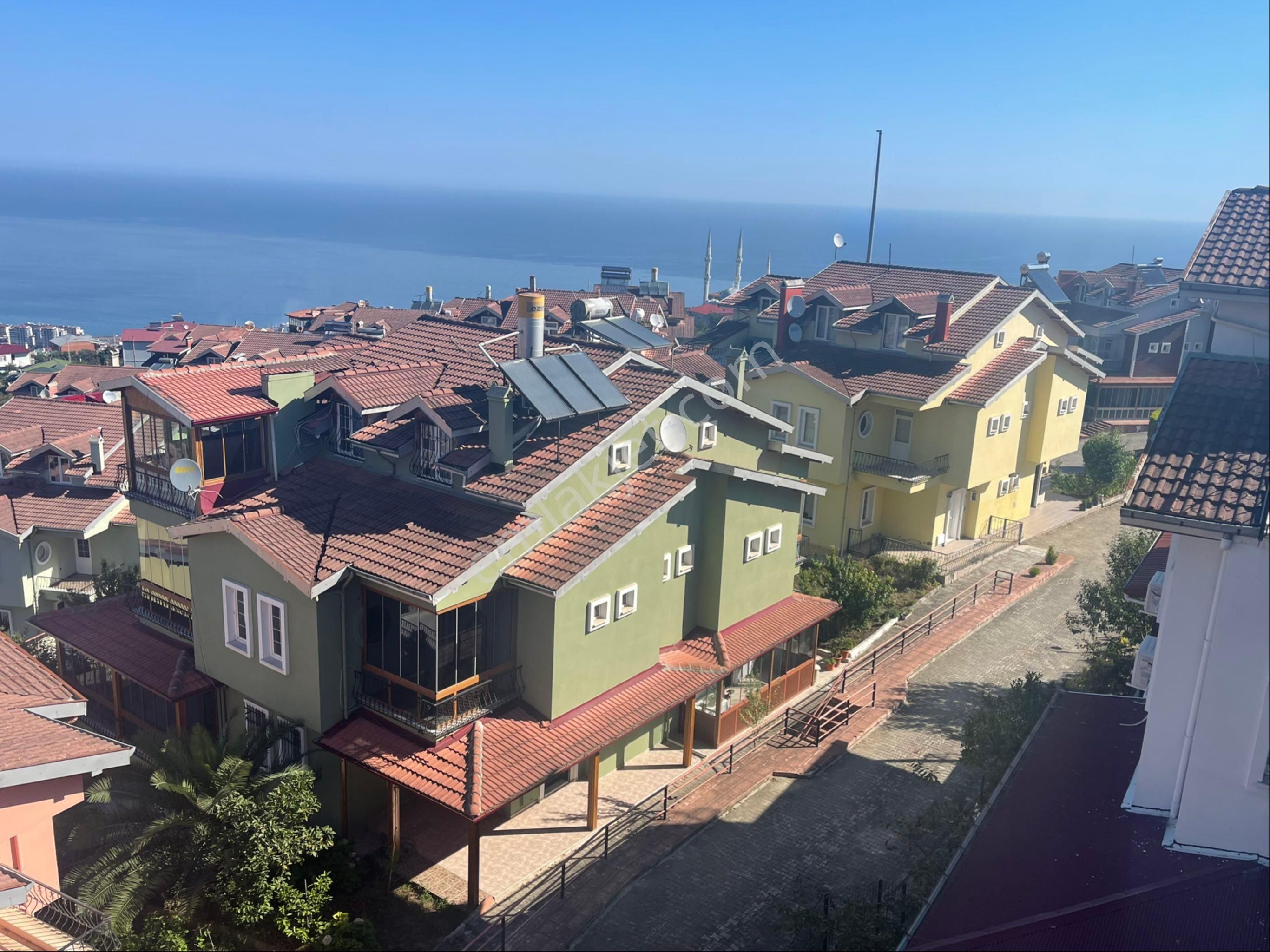 Yıldızlı'da Kiralık 4+1 Deniz Manzaralı Tripleks Villa - Görsel 3