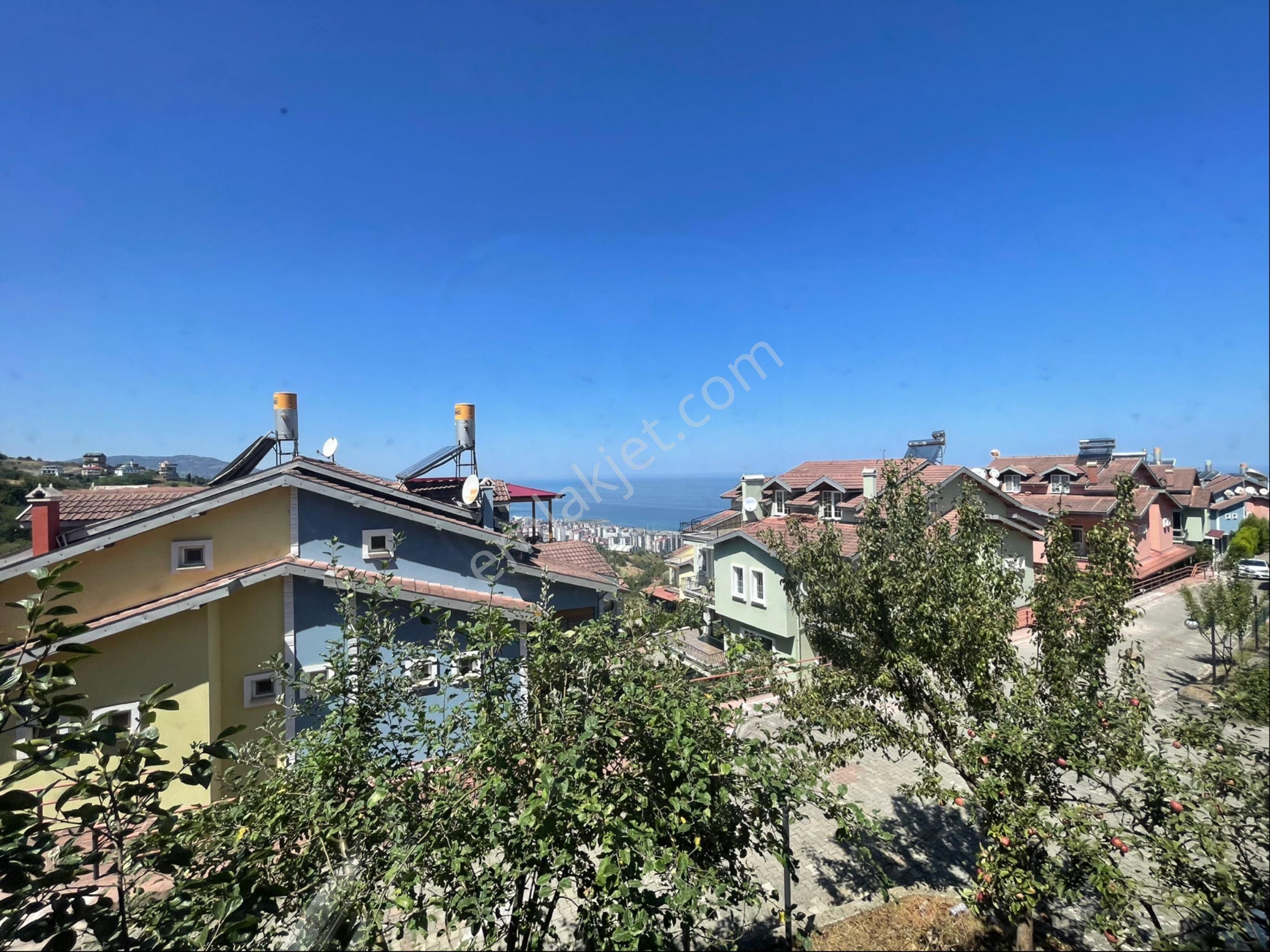 Yıldızlı'da Kiralık 4+1 Deniz Manzaralı Tripleks Villa - Görsel 14