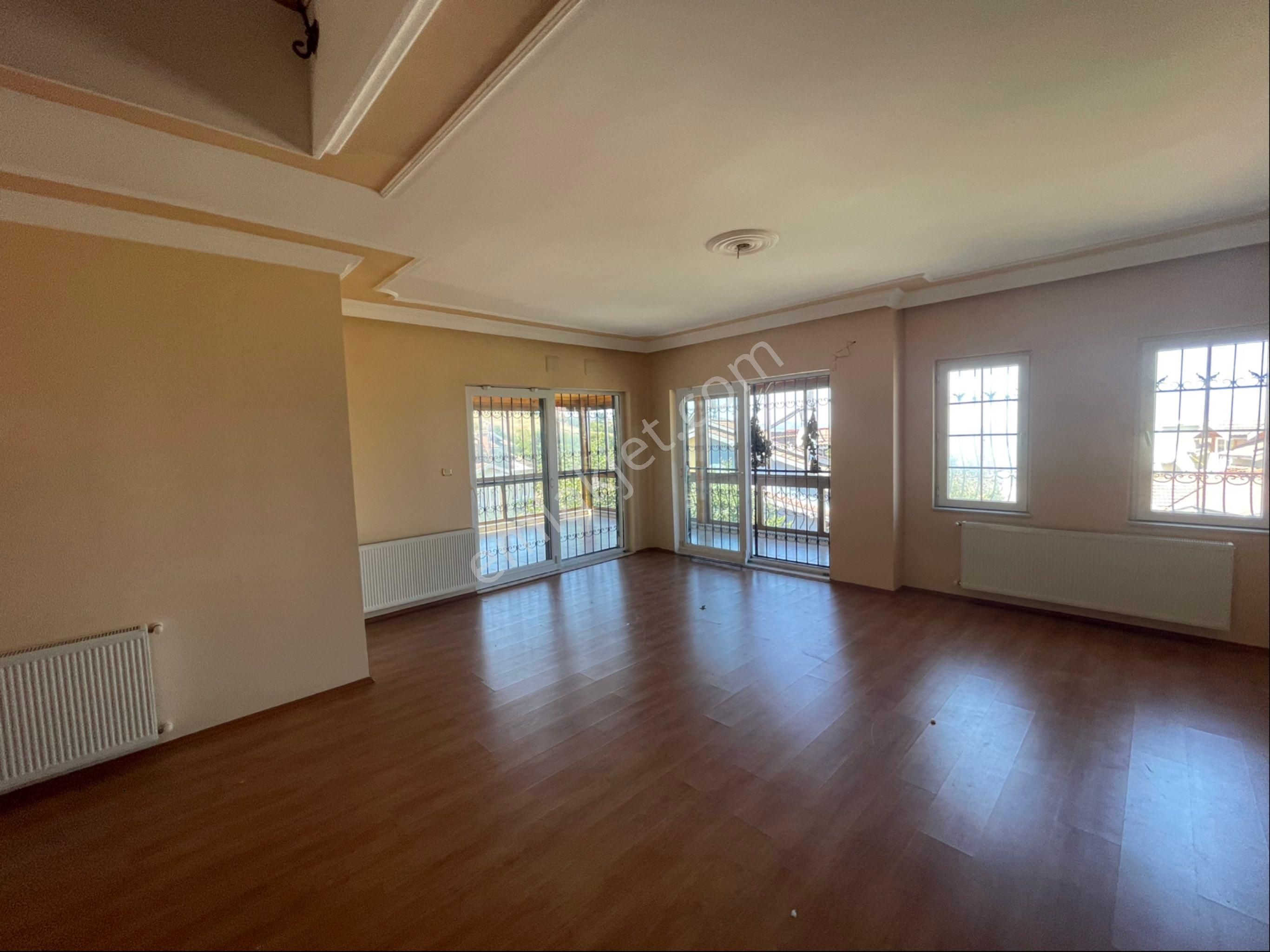 Yıldızlı'da Kiralık 4+1 Deniz Manzaralı Tripleks Villa - Görsel 17