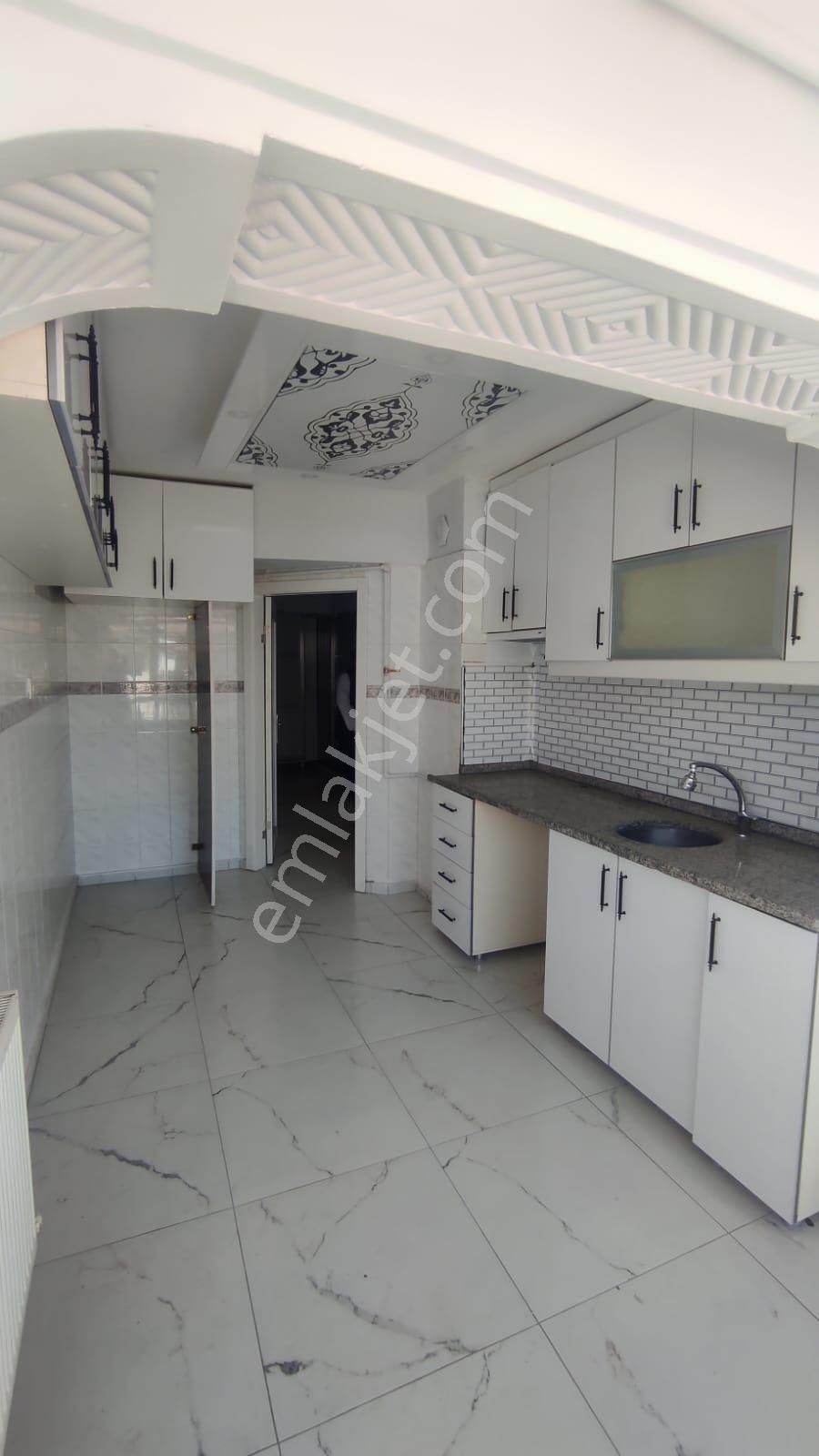 Acil*fiyat Düştü* Ufuktepe Osmangazi Cadde Si Üzerin De Çarşı Pazar İçi 3+1 Daire* - Görsel 2