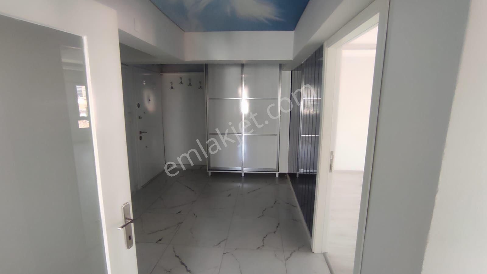 Acil*fiyat Düştü* Ufuktepe Osmangazi Cadde Si Üzerin De Çarşı Pazar İçi 3+1 Daire* - Görsel 11