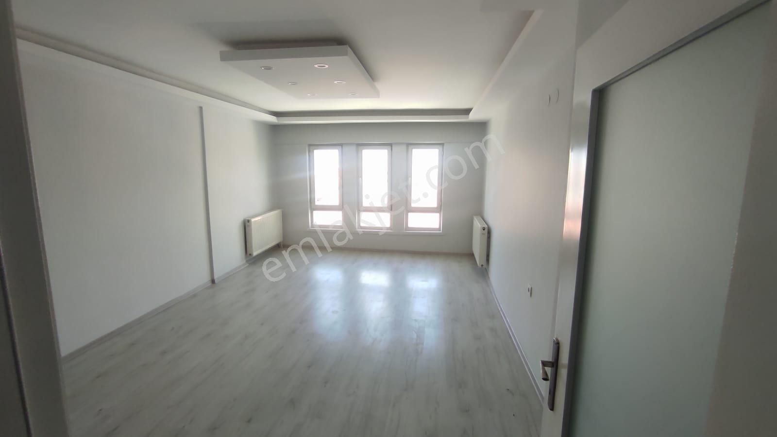 Acil*fiyat Düştü* Ufuktepe Osmangazi Cadde Si Üzerin De Çarşı Pazar İçi 3+1 Daire* - Görsel 3