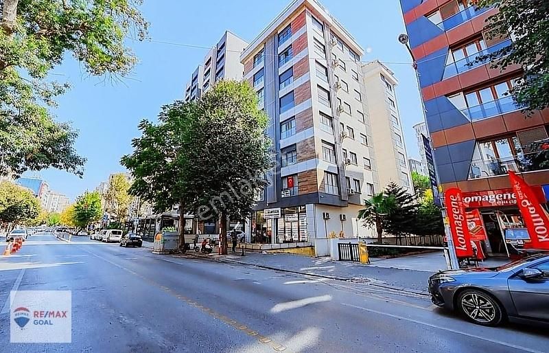 Remax Şirvan'dan Kozyatağı İnönü Caddesinde Satılık Dublex Daire - Görsel 2