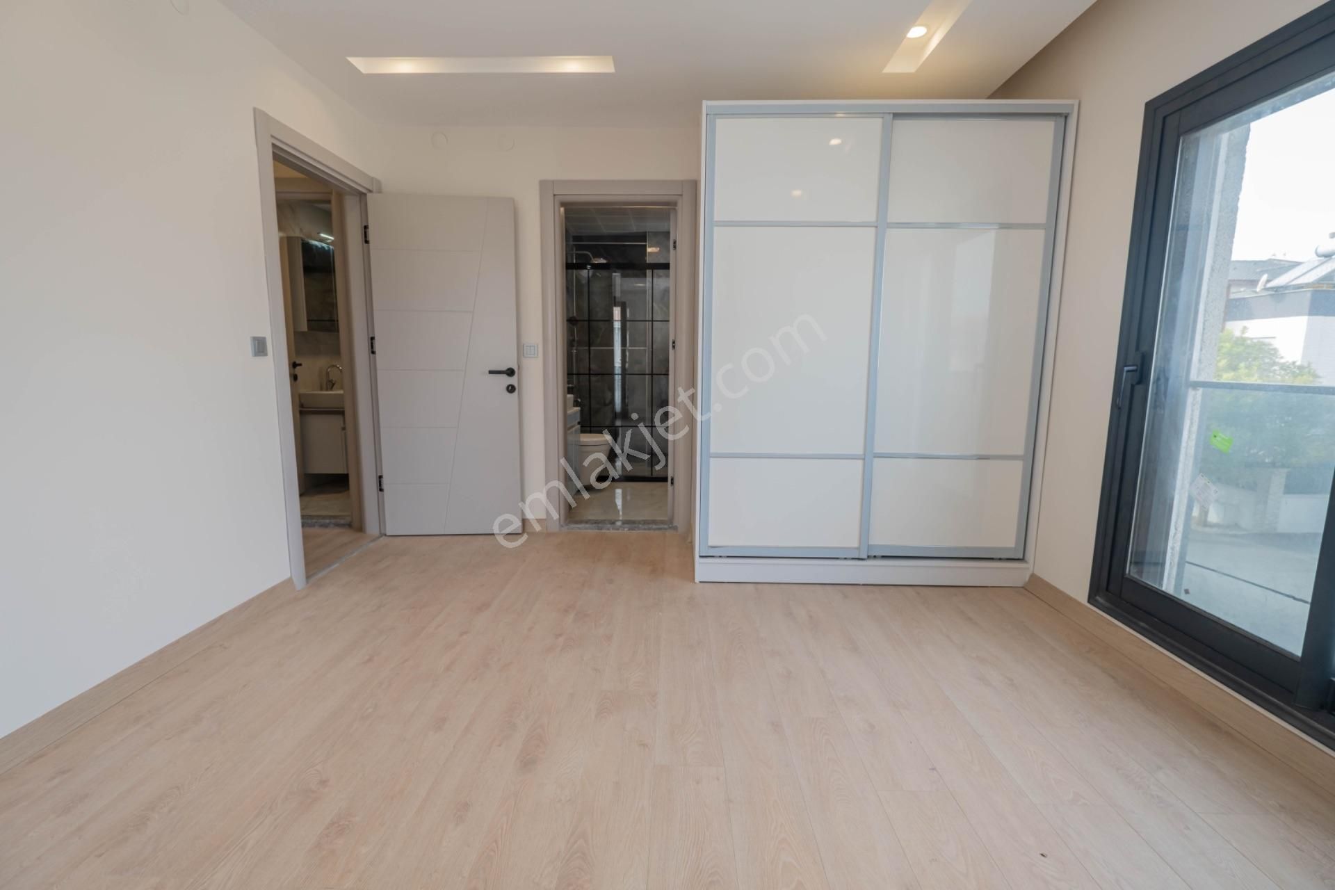 Urla Çamlıçay'da Yerden Isıtmalı Müstakil Bahçeli 3+1 Villa - Görsel 17