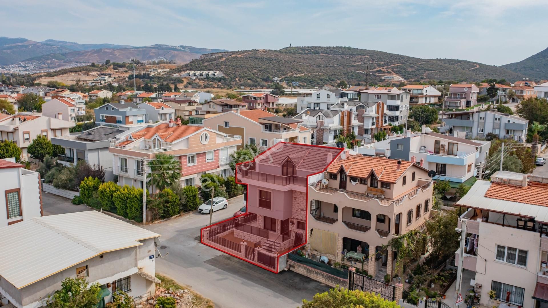 Urla Çamlıçay'da Yerden Isıtmalı Müstakil Bahçeli 3+1 Villa - Görsel 2