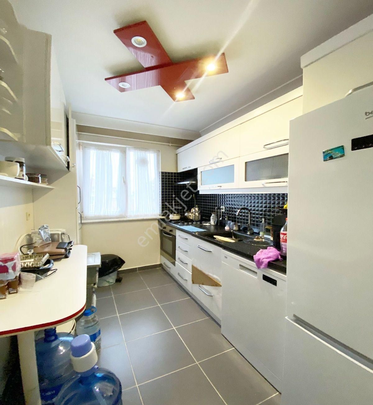 Avcılar Cihangirde 2+1 Ebeveyn Banyolu 12 Yaşında Satılık Daire - Görsel 3