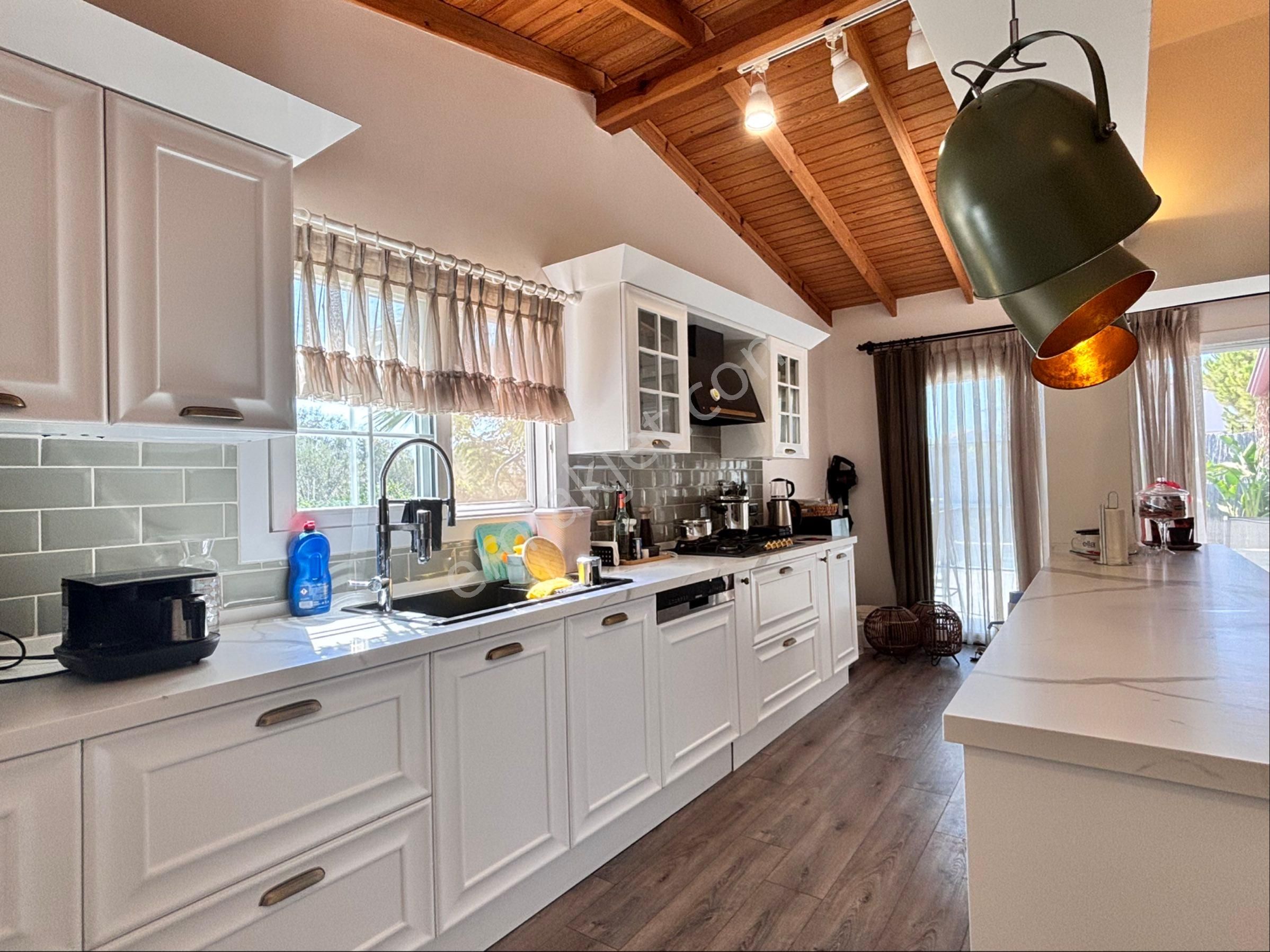 Bademler Hekimköy Sitesi İçerisinde 3+1 Ful Eşyalı Kiralık Havuzlu Villa - Görsel 15