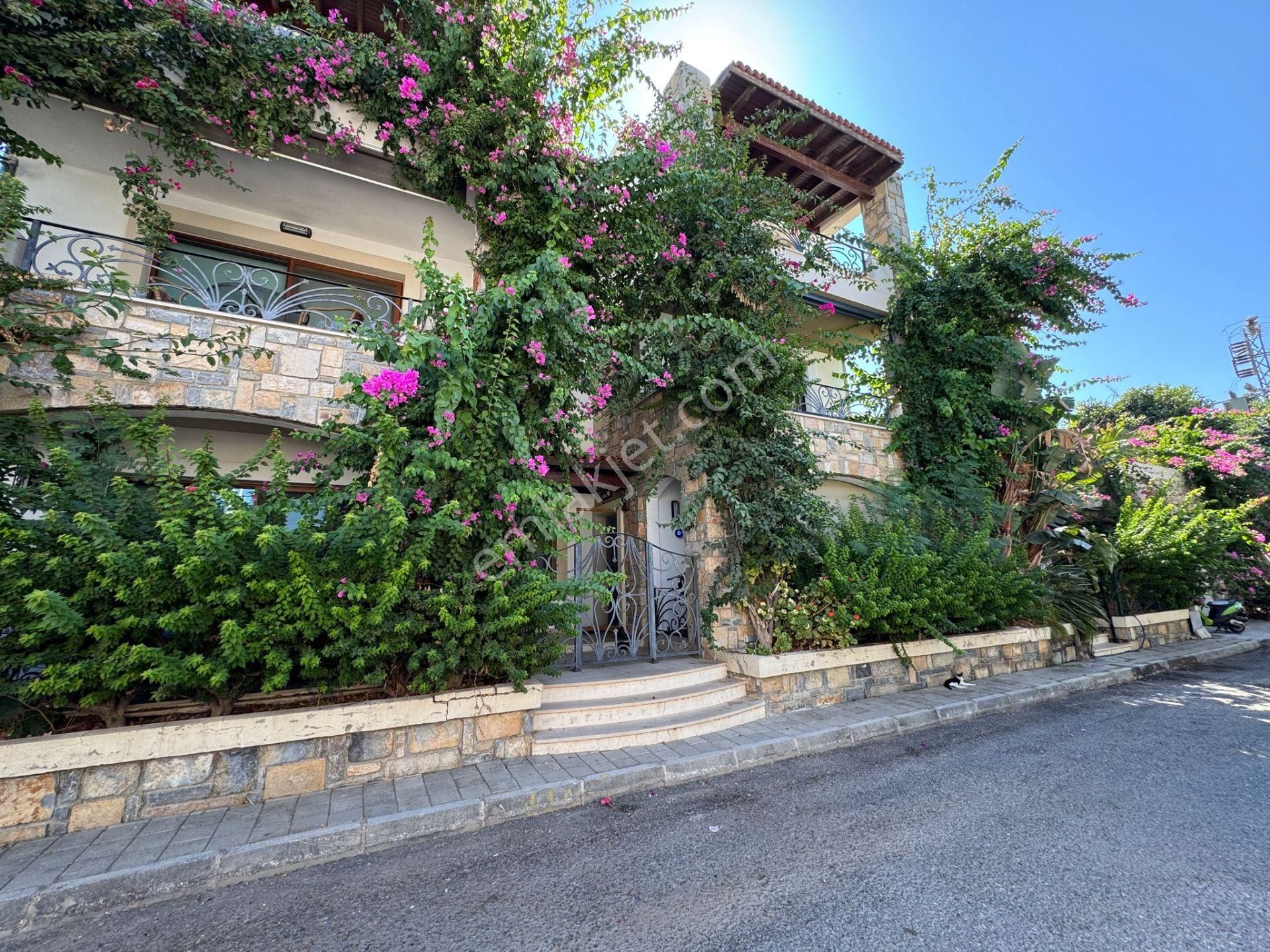 Agr Group'tan Kumbahçe Deniz Ve Kale Manzaralı Satılık 2+1 Daire - Görsel 3