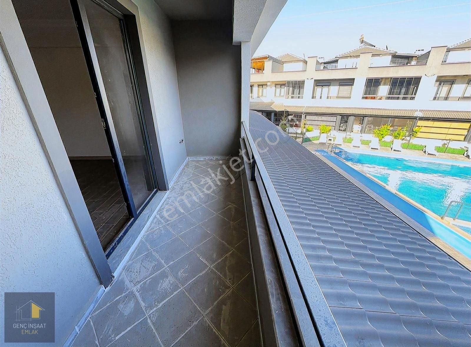 Karasu'da Lüks Havuzlu Site İçerisinde 2+1 Triplex Villa (sıfır) - Görsel 22