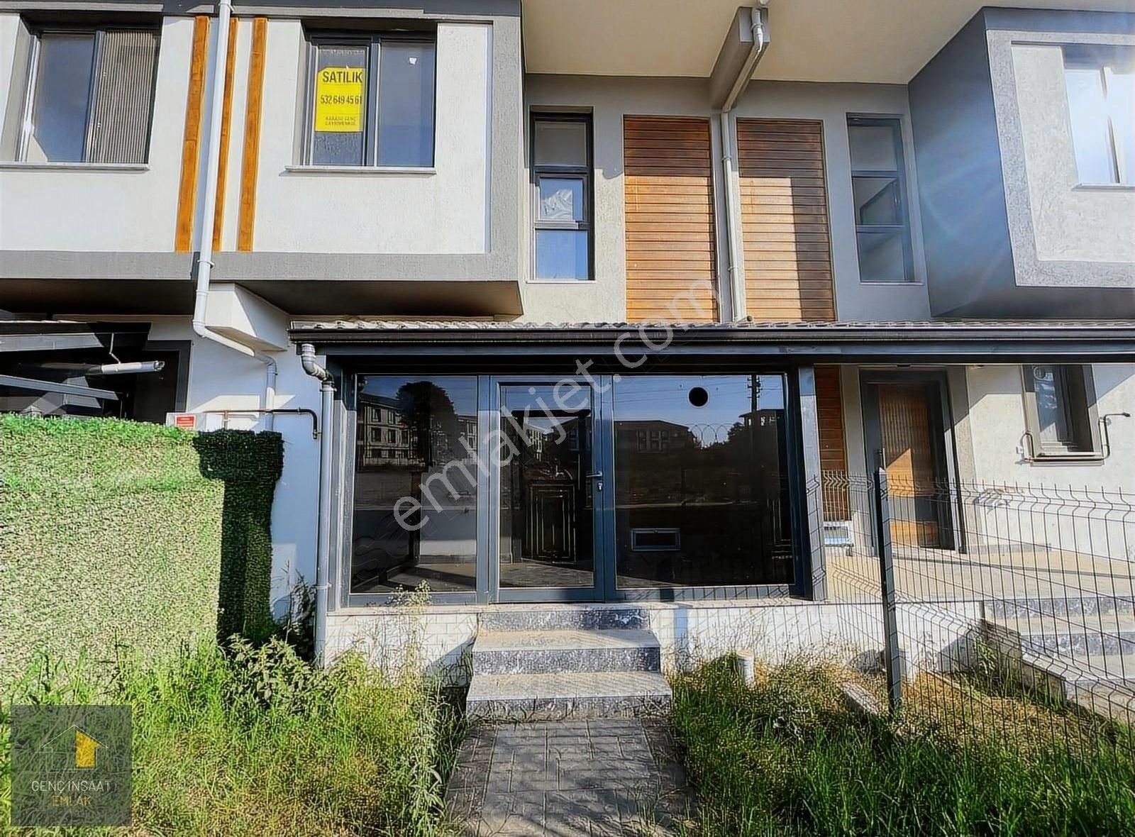 Karasu'da Lüks Havuzlu Site İçerisinde 2+1 Triplex Villa (sıfır) - Görsel 25