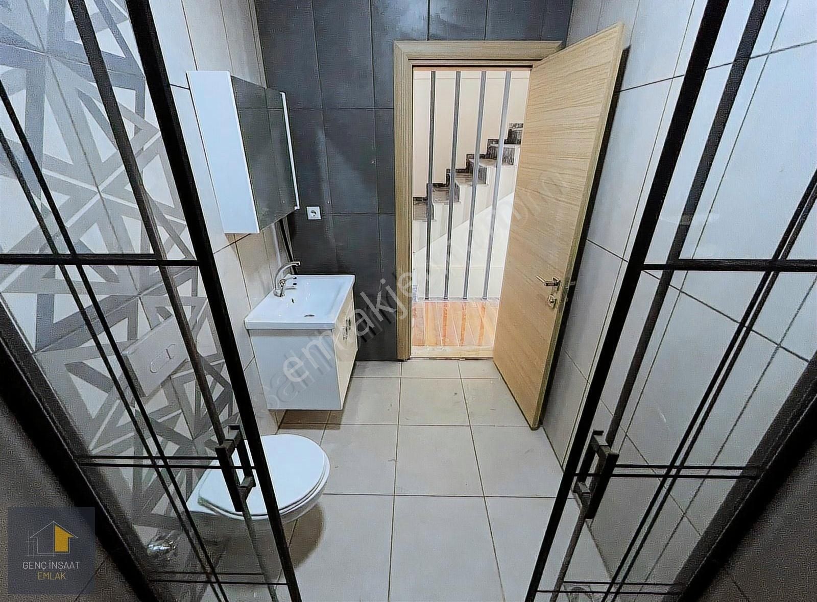 Karasu'da Lüks Havuzlu Site İçerisinde 2+1 Triplex Villa (sıfır) - Görsel 31