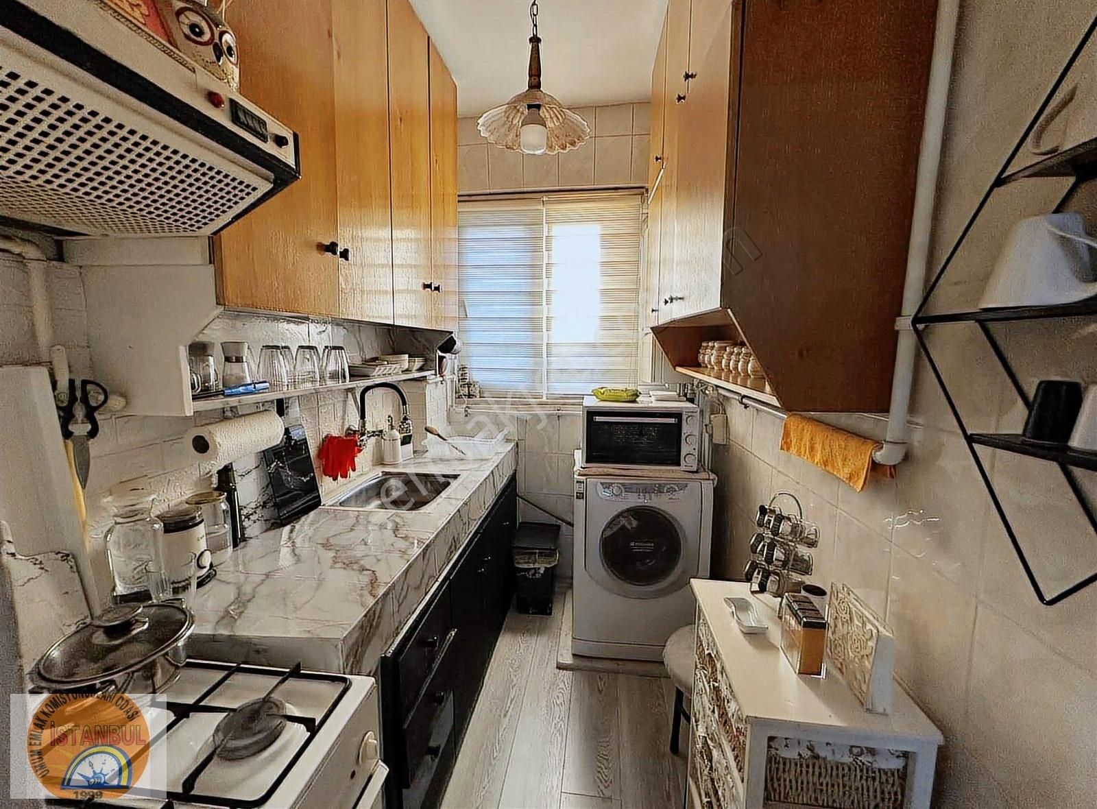 Bakırköy Sahile Yakın Ara Kat 1+1 Satılık Daire - Görsel 8