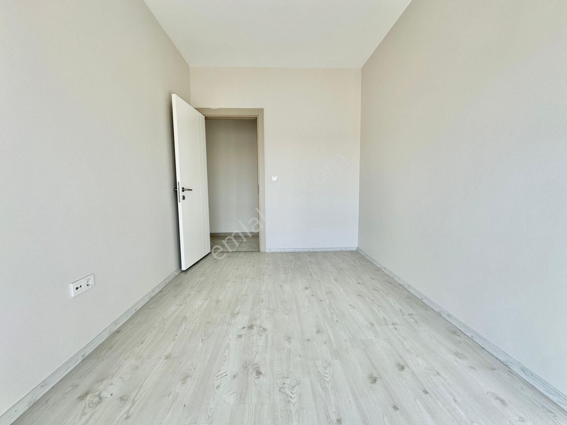 Pegaas'tan Gölkent Evlerinde Kiralık 4+1 Ara Kat Lüx Daire - Görsel 21