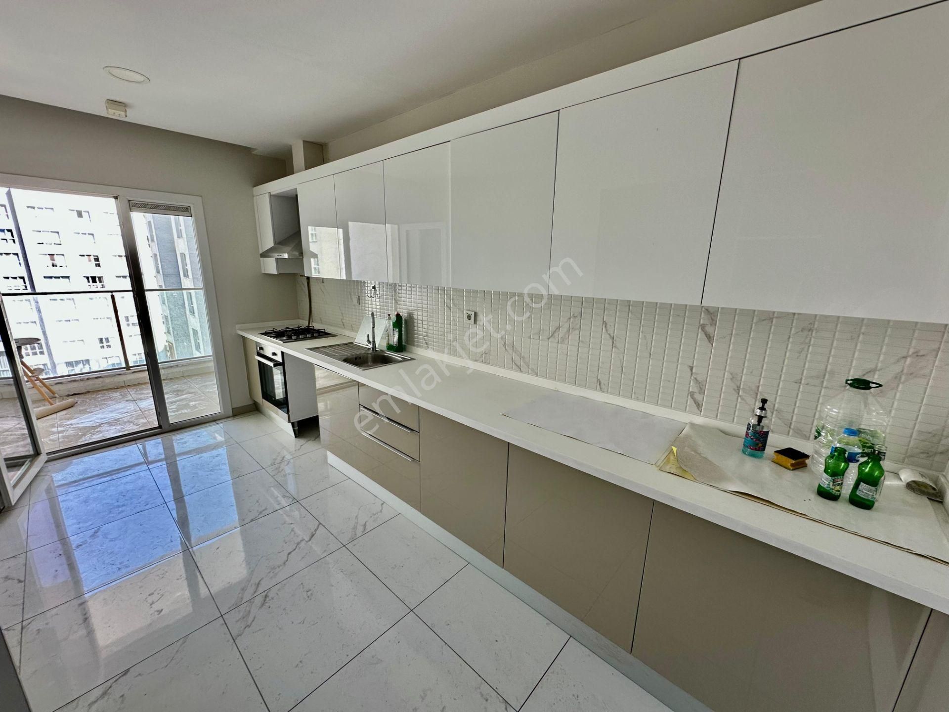 Pegaas'tan Gölkent Evlerinde Kiralık 4+1 Ara Kat Lüx Daire - Görsel 6