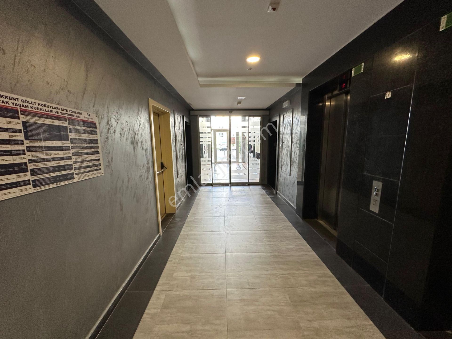 Pegaas'tan Gölkent Evlerinde Kiralık 4+1 Ara Kat Lüx Daire - Görsel 32