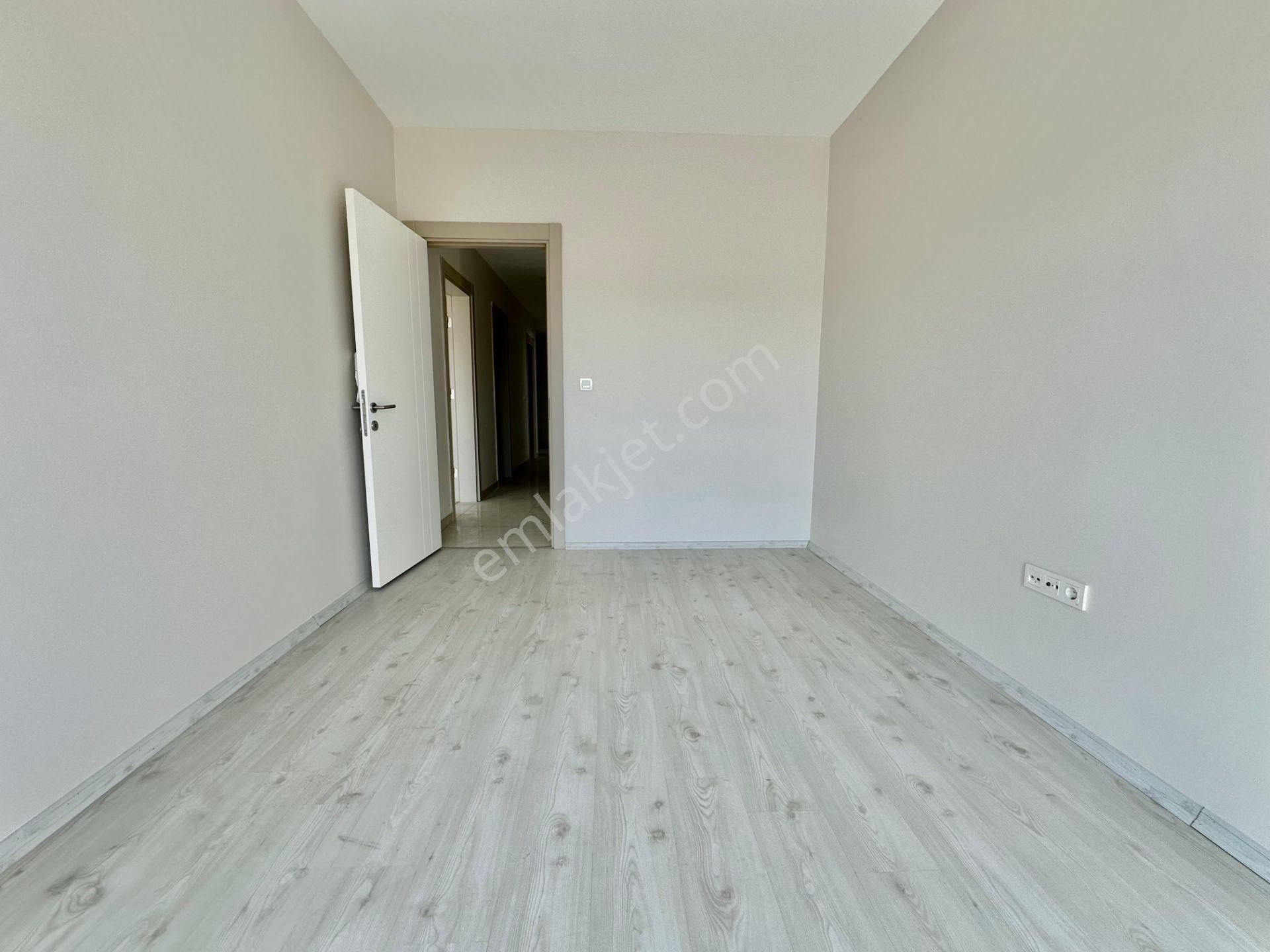 Pegaas'tan Gölkent Evlerinde Kiralık 4+1 Ara Kat Lüx Daire - Görsel 17