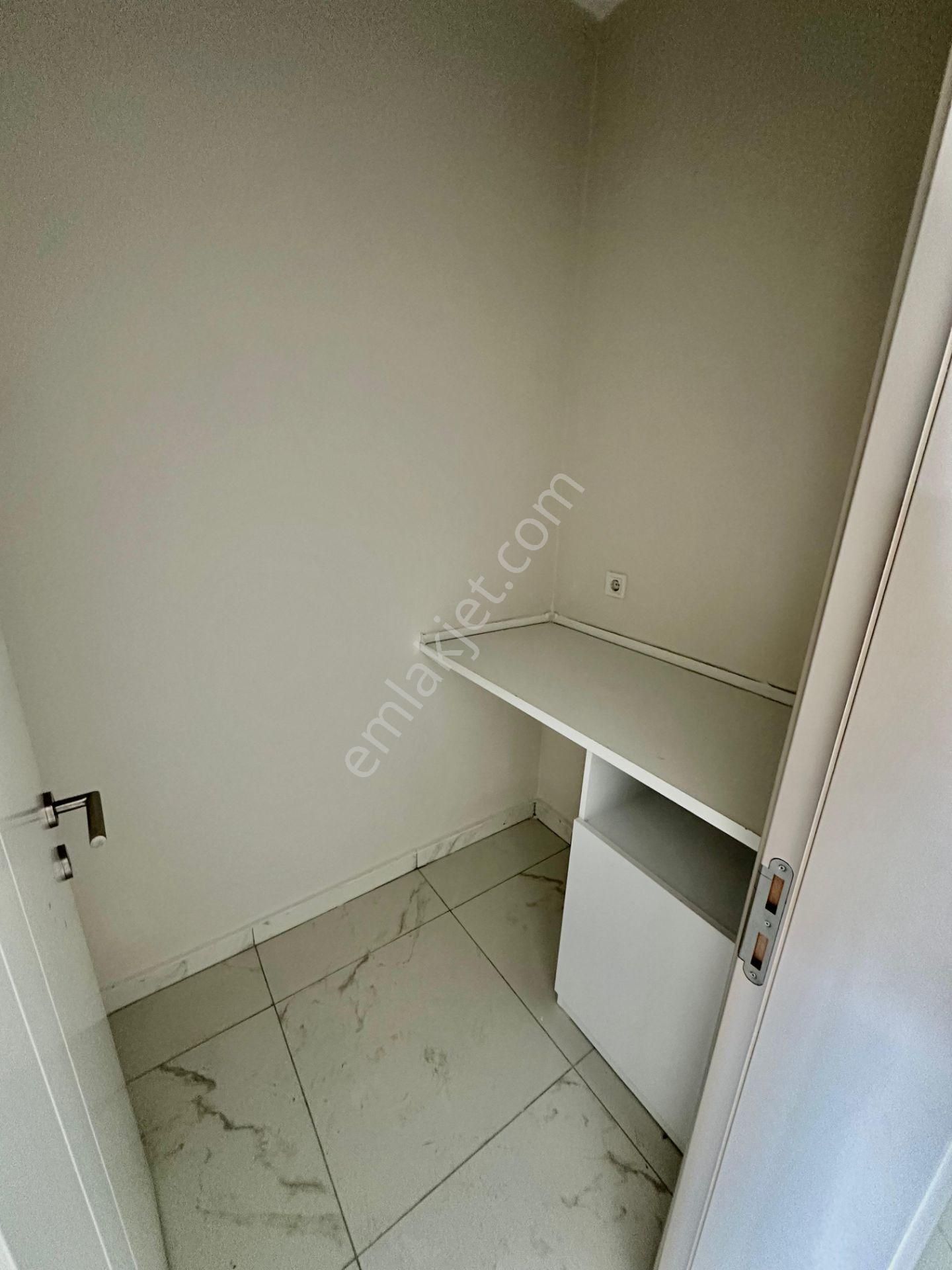 Pegaas'tan Gölkent Evlerinde Kiralık 4+1 Ara Kat Lüx Daire - Görsel 22