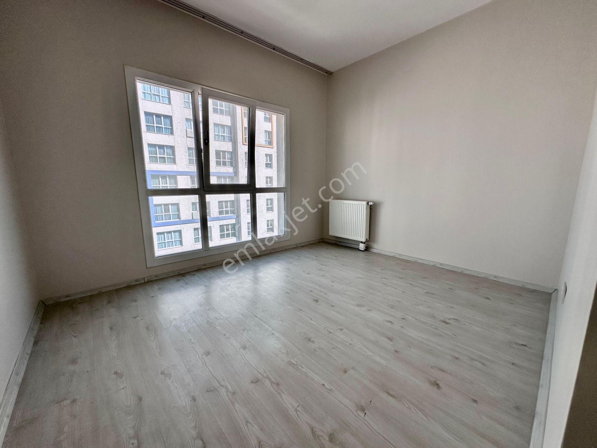 Pegaas'tan Gölkent Evlerinde Kiralık 4+1 Ara Kat Lüx Daire - Görsel 23