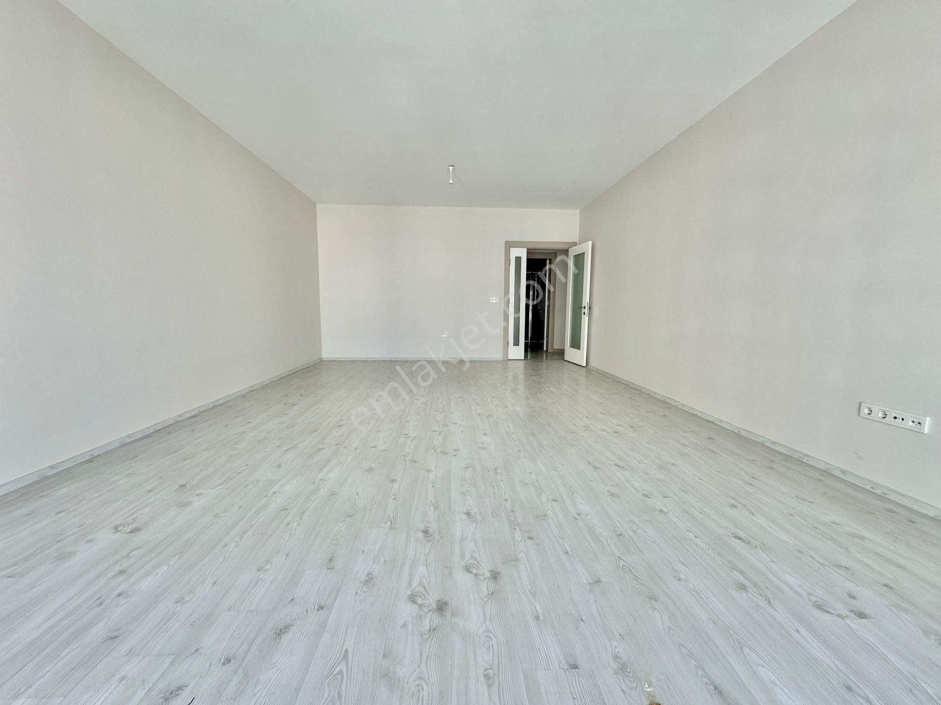 Pegaas'tan Gölkent Evlerinde Kiralık 4+1 Ara Kat Lüx Daire - Görsel 5