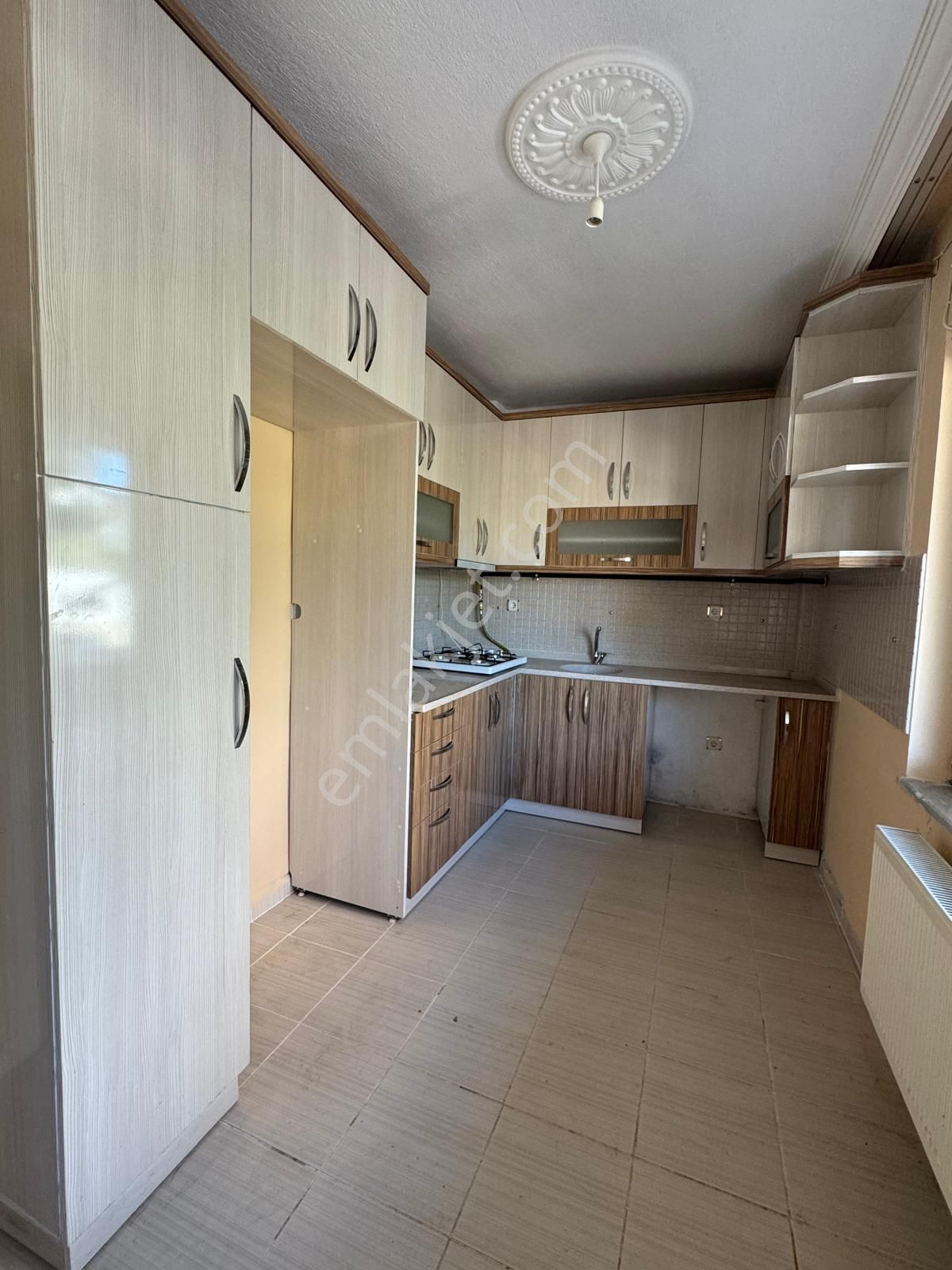 Çarşıya Yürüyüş Mesafesinde, Bahçeli, Balkonlu, Ferah 3+1 Daire - Görsel 5