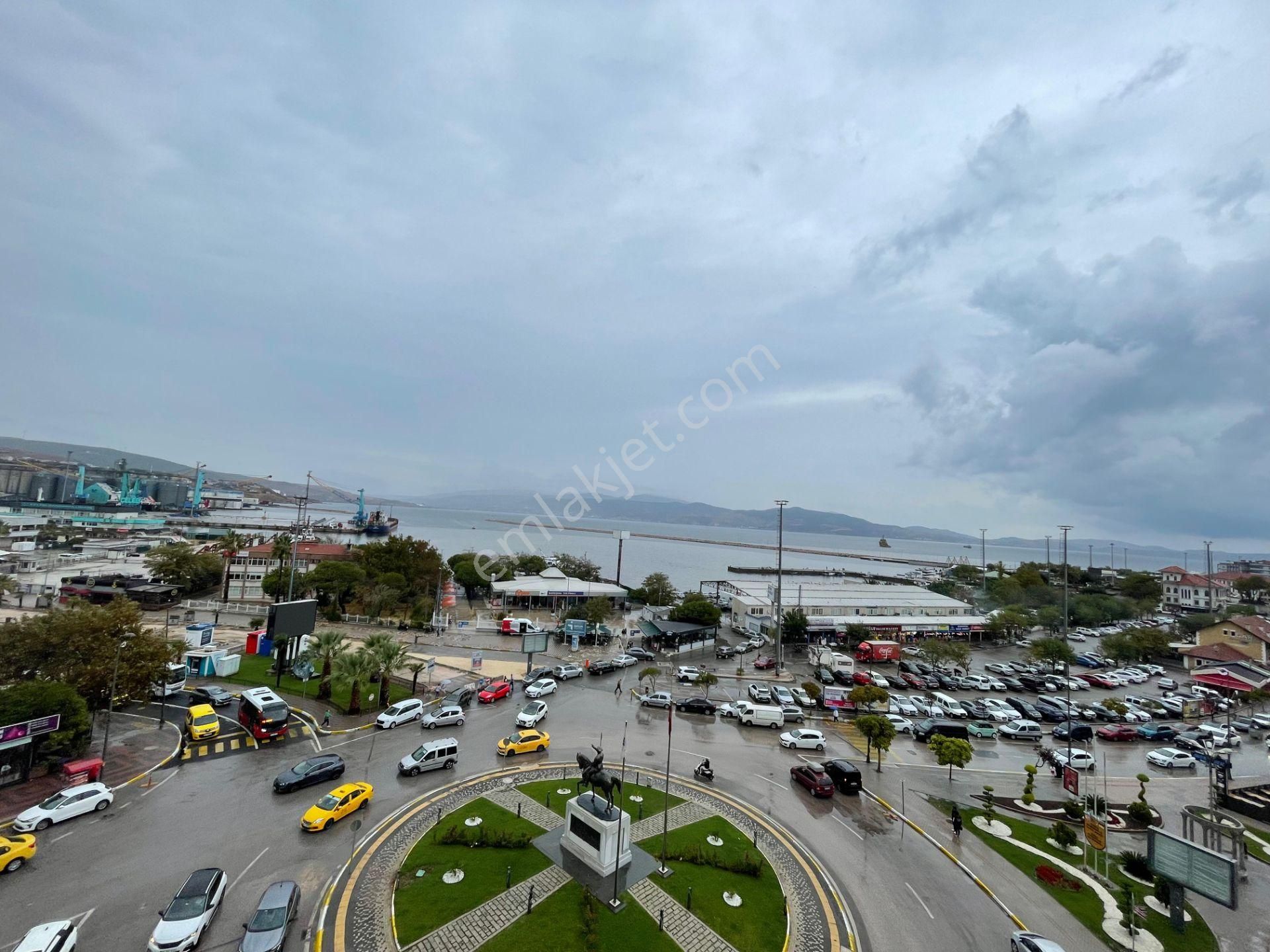 Se&as'tan Şehrin Merkezinde Deniz Manzaralı Asansörlü 2+1 Daire!