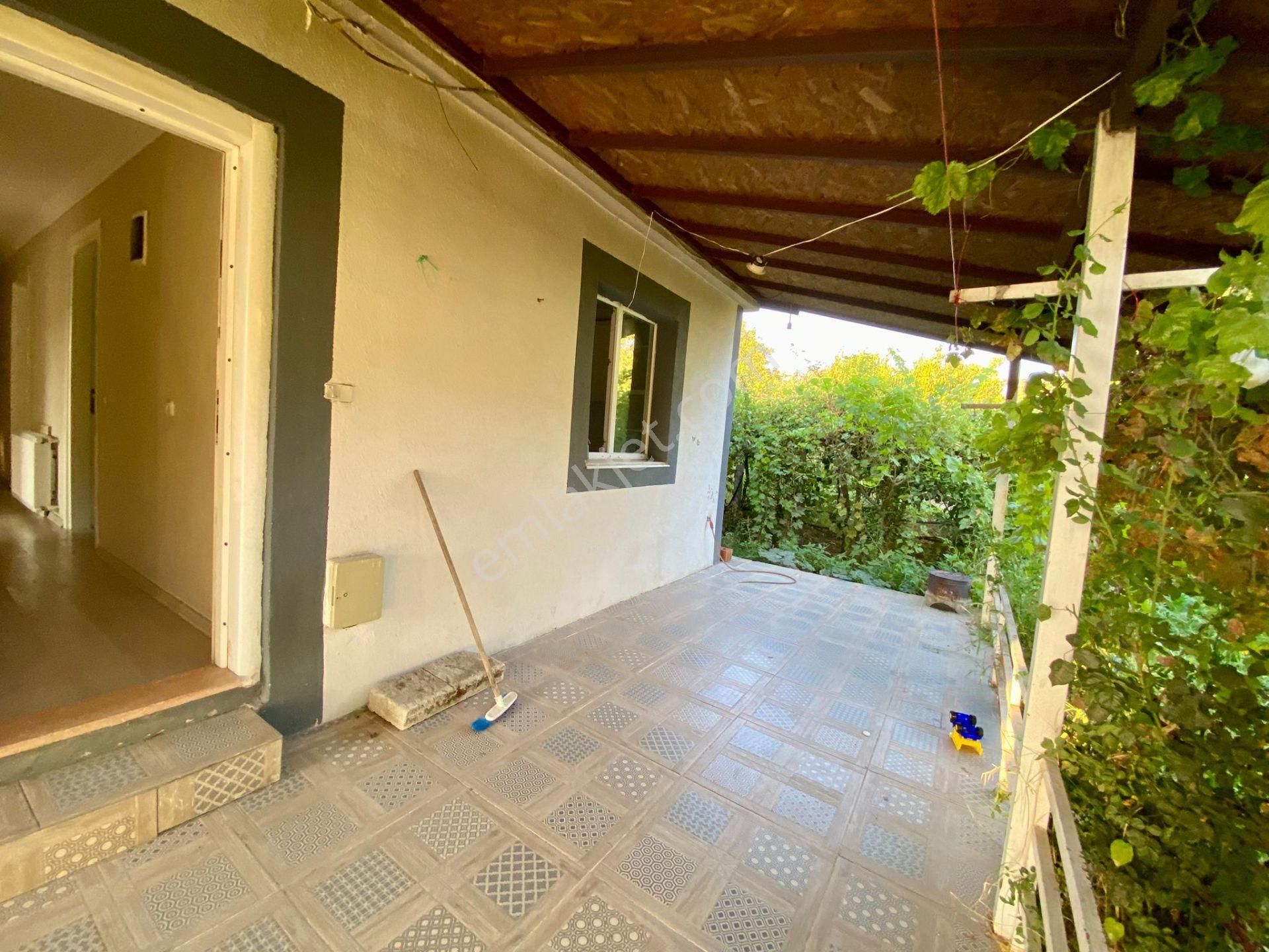 Kuşadası Kirazlı Köyü'nde Bahçeli Müstakil Satılık Ev - Görsel 11