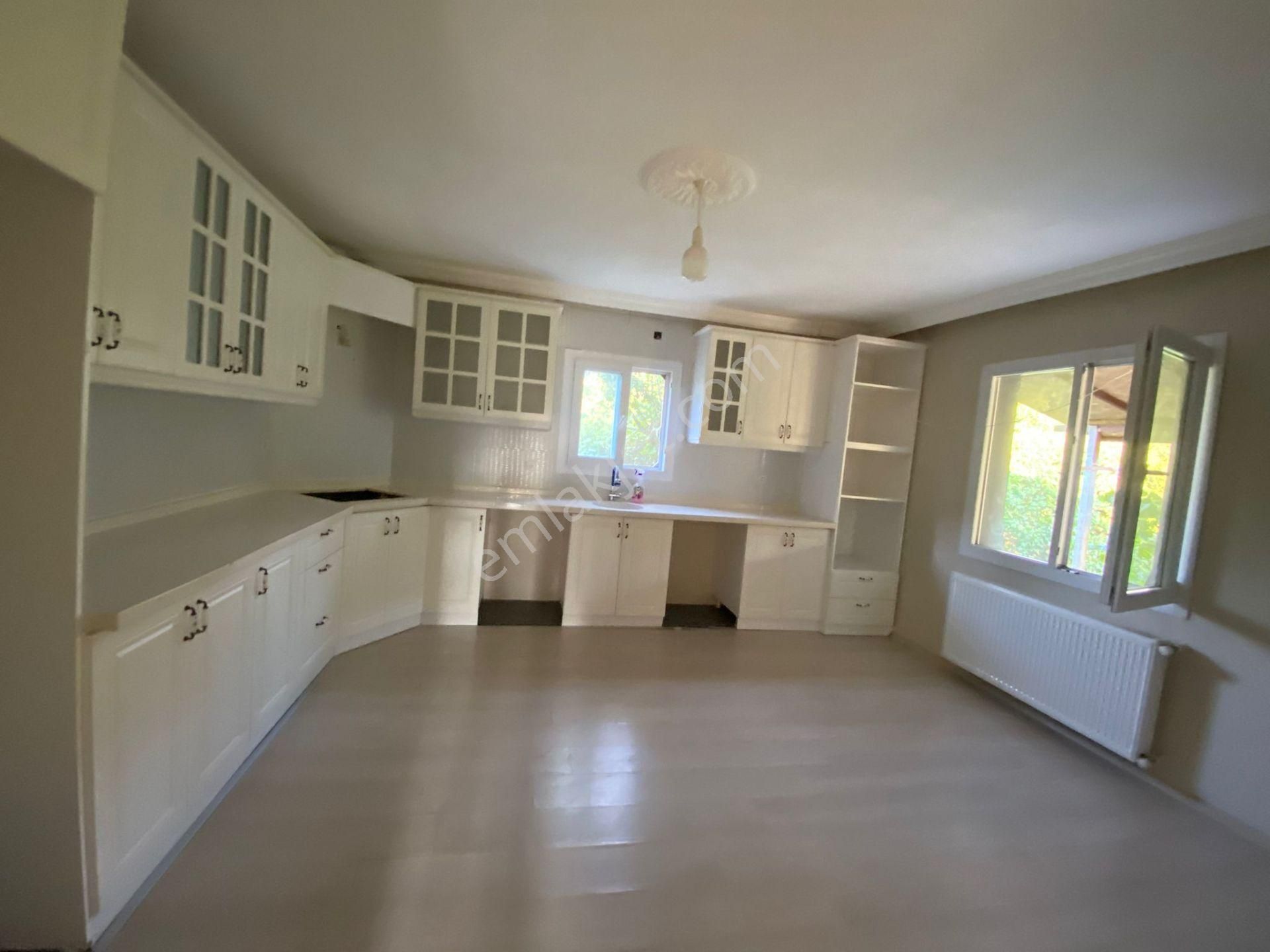 Kuşadası Kirazlı Köyü'nde Bahçeli Müstakil Satılık Ev - Görsel 4