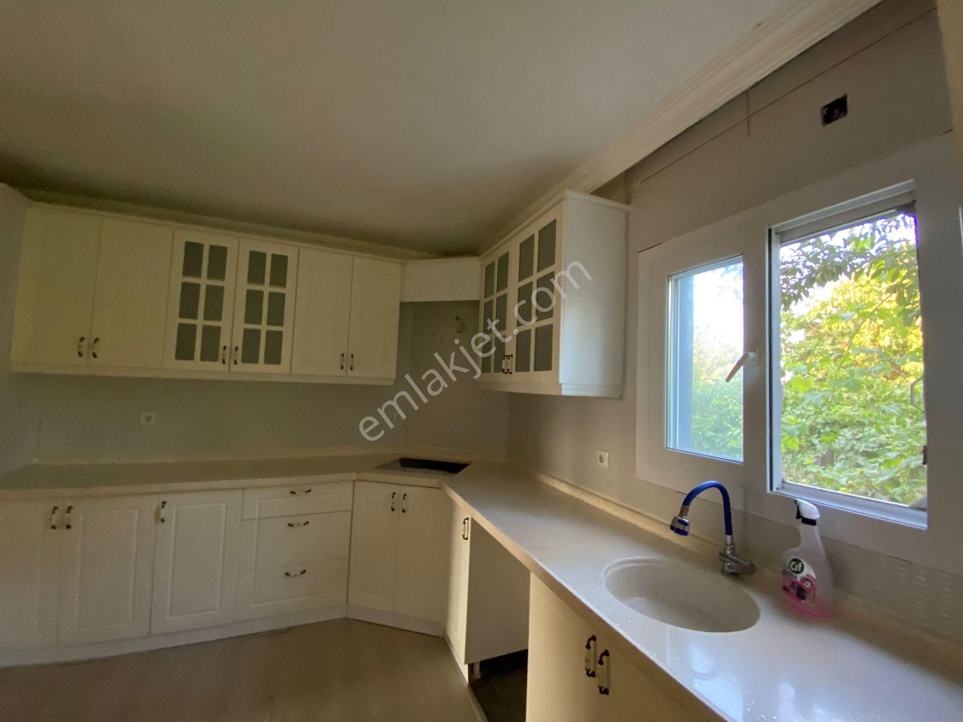 Kuşadası Kirazlı Köyü'nde Bahçeli Müstakil Satılık Ev - Görsel 5