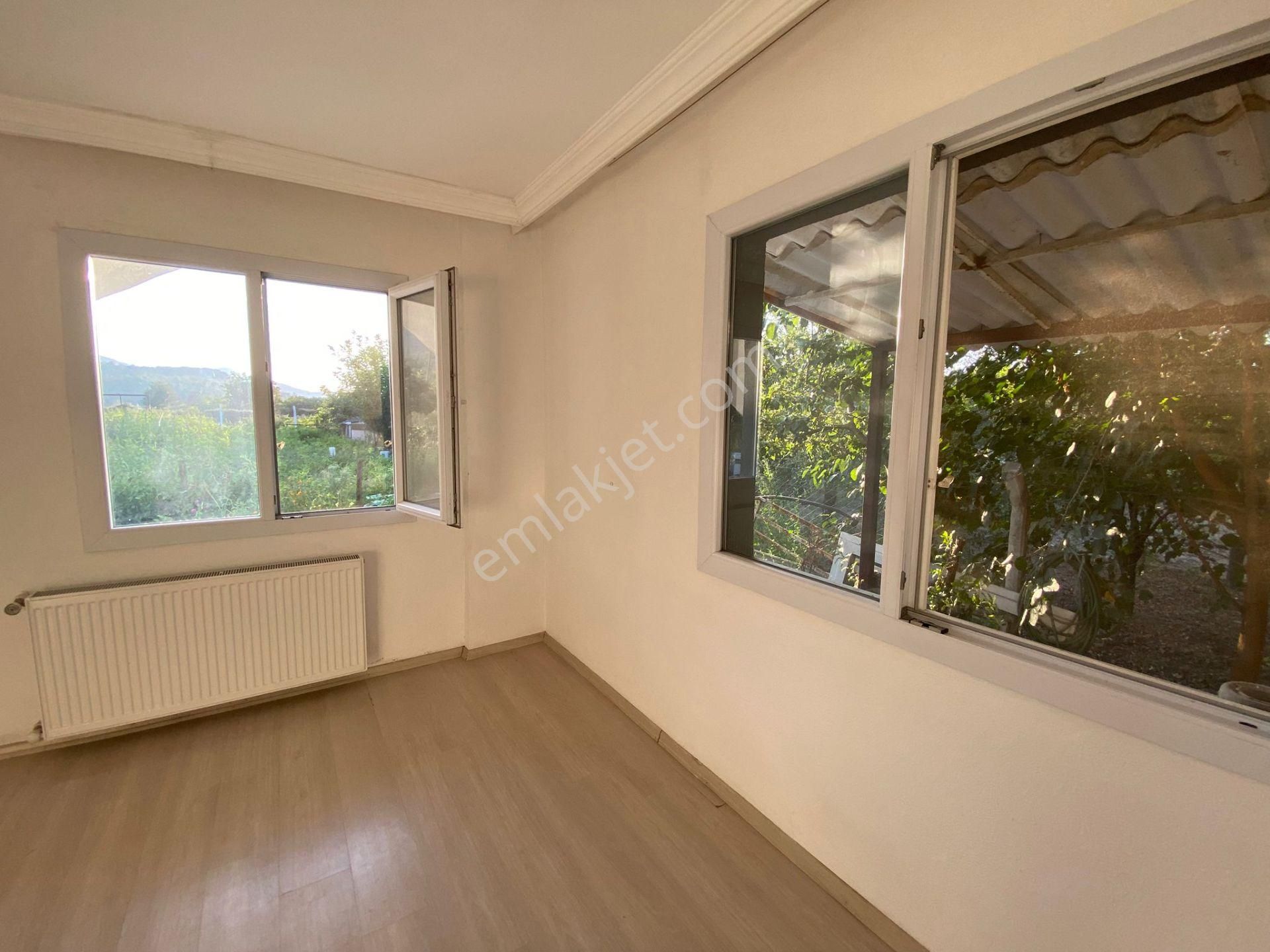 Kuşadası Kirazlı Köyü'nde Bahçeli Müstakil Satılık Ev - Görsel 32