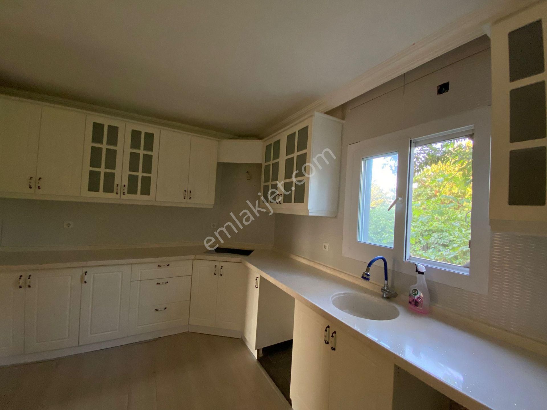 Kuşadası Kirazlı Köyü'nde Bahçeli Müstakil Satılık Ev - Görsel 12