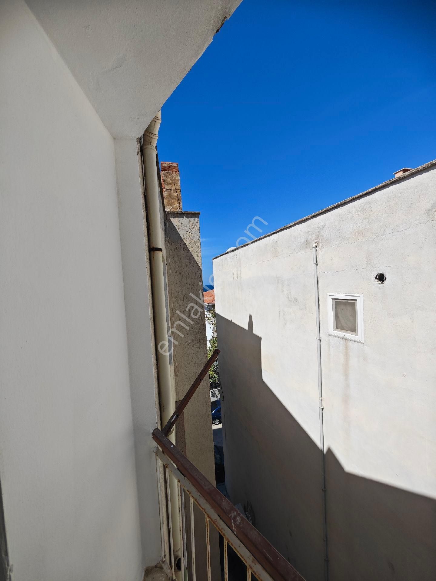 Dikili Ümmetoğlu'ndan 2+1 Ferah Daire Merkezi Konumda Denize Sahile 30 Metre - Görsel 25