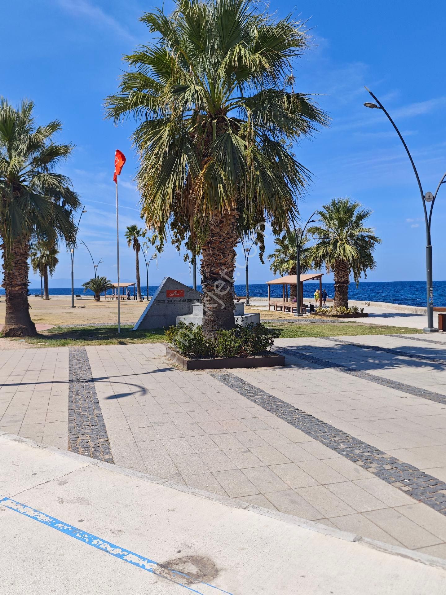 Dikili Ümmetoğlu'ndan 2+1 Ferah Daire Merkezi Konumda Denize Sahile 30 Metre - Görsel 3