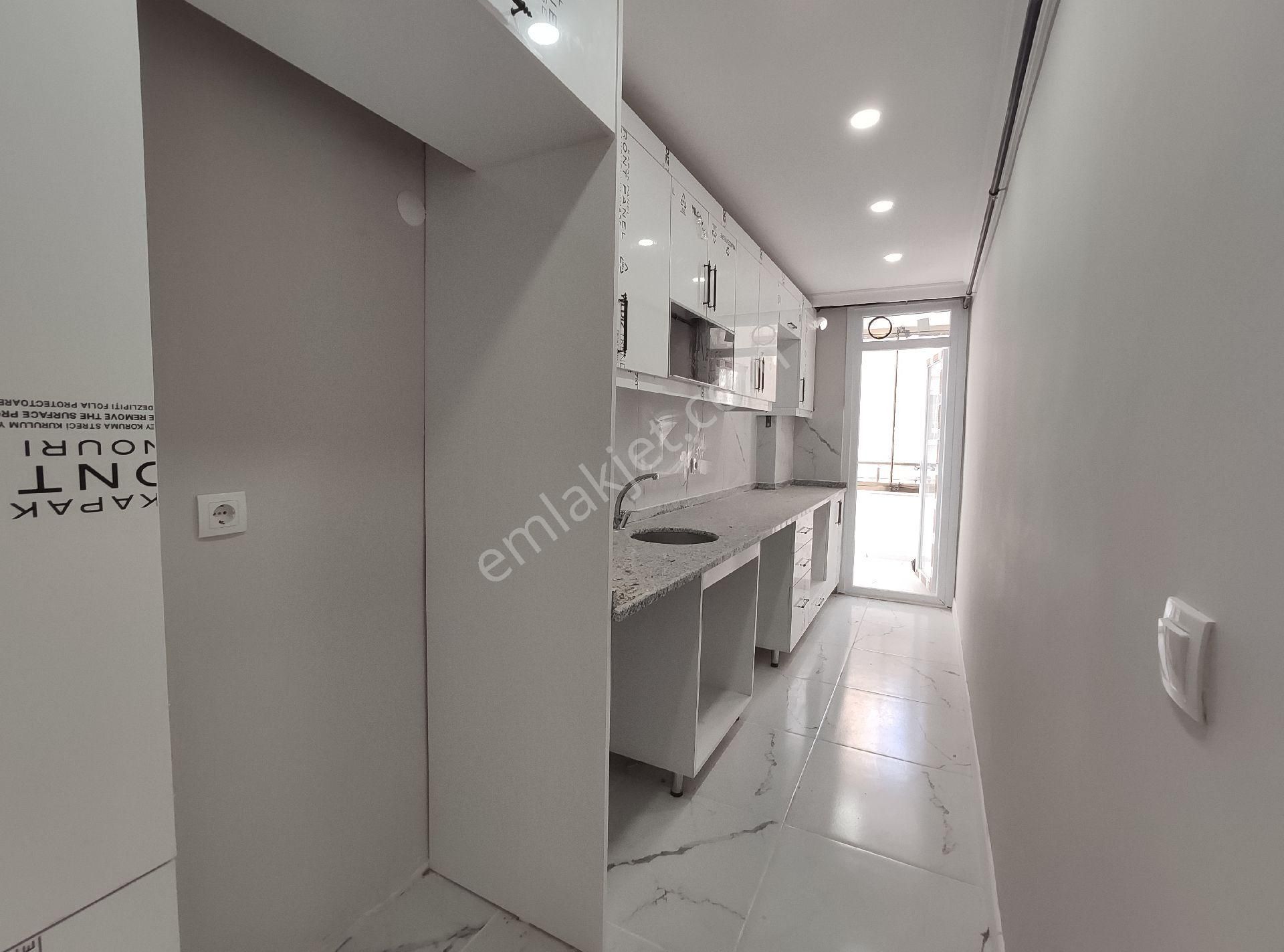 İkitelli Mehmet Akif De Satılık 2+1 Asan