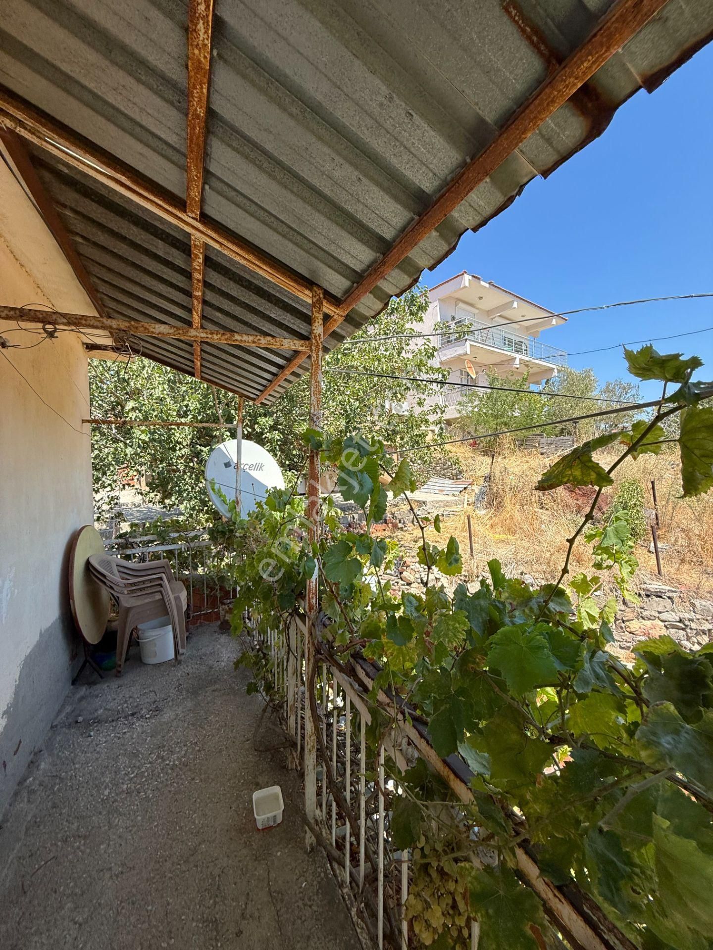 Seferihisar Ulamış Köyü Merkezinde Satılık Müstakil Ev - Görsel 5