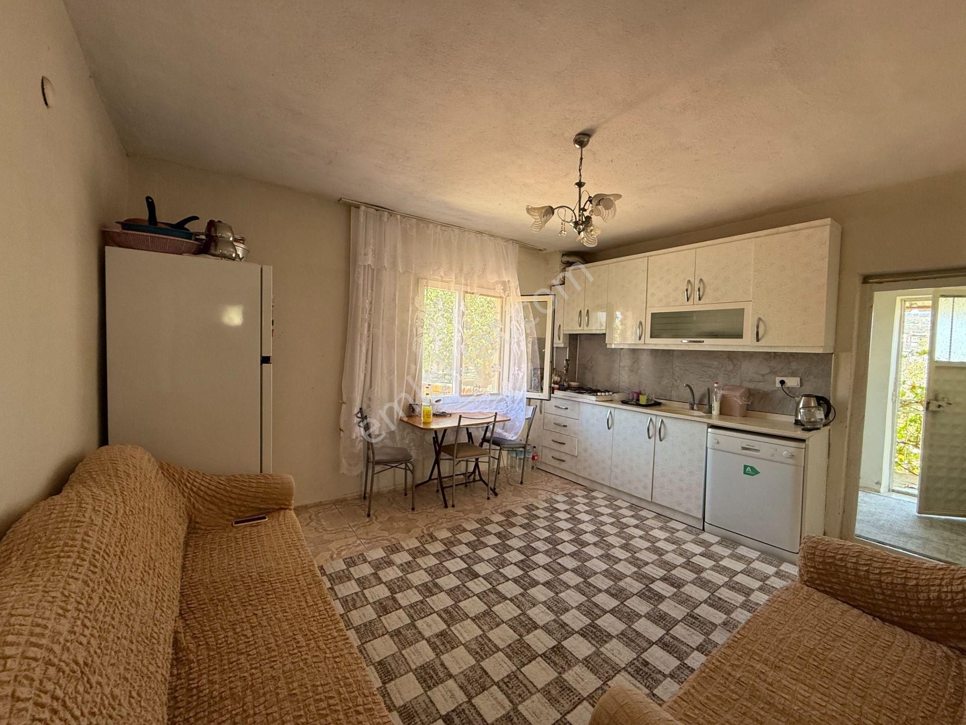 Seferihisar Ulamış Köyü Merkezinde Satılık Müstakil Ev - Görsel 17