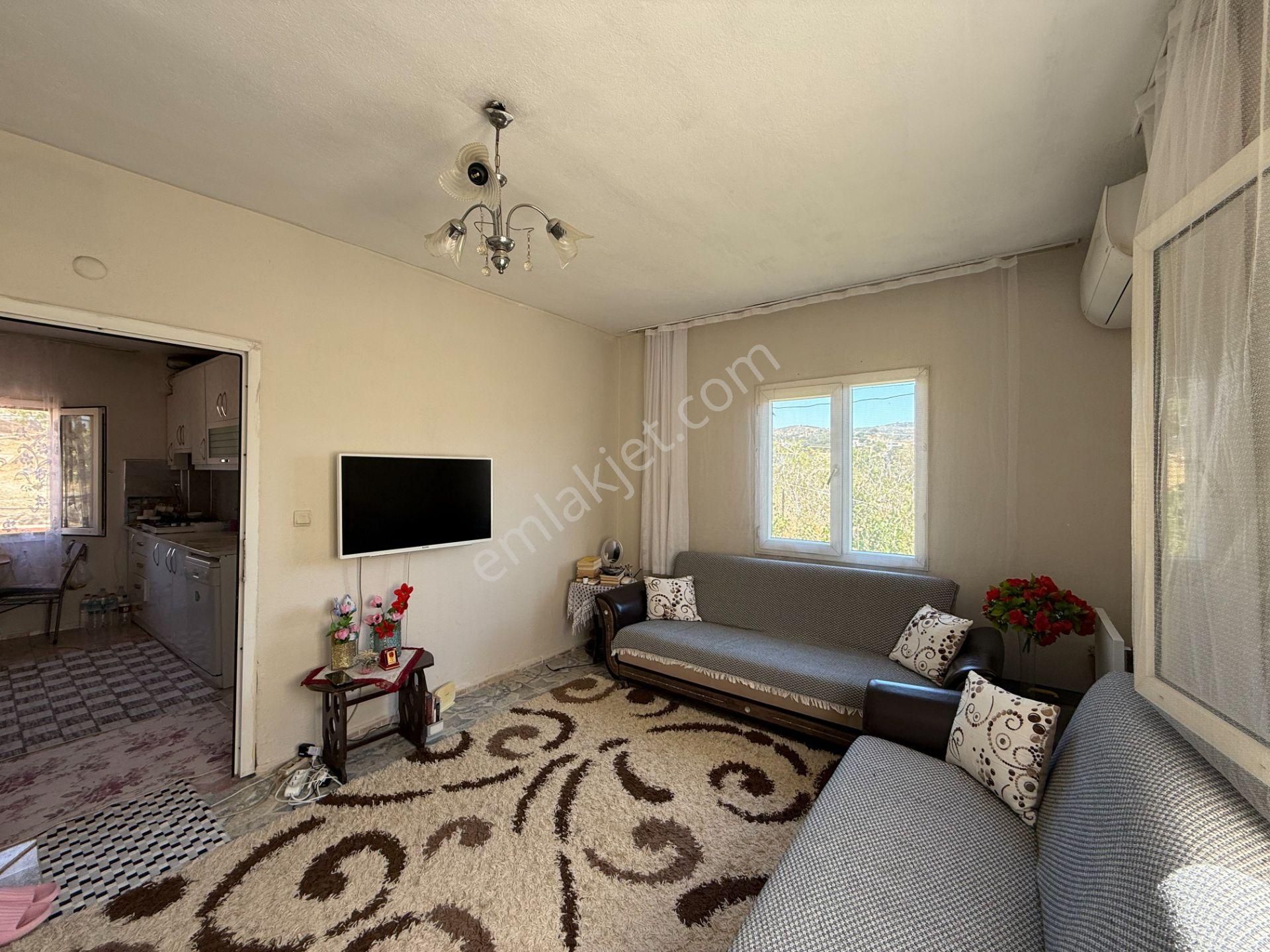 Seferihisar Ulamış Köyü Merkezinde Satılık Müstakil Ev - Görsel 3