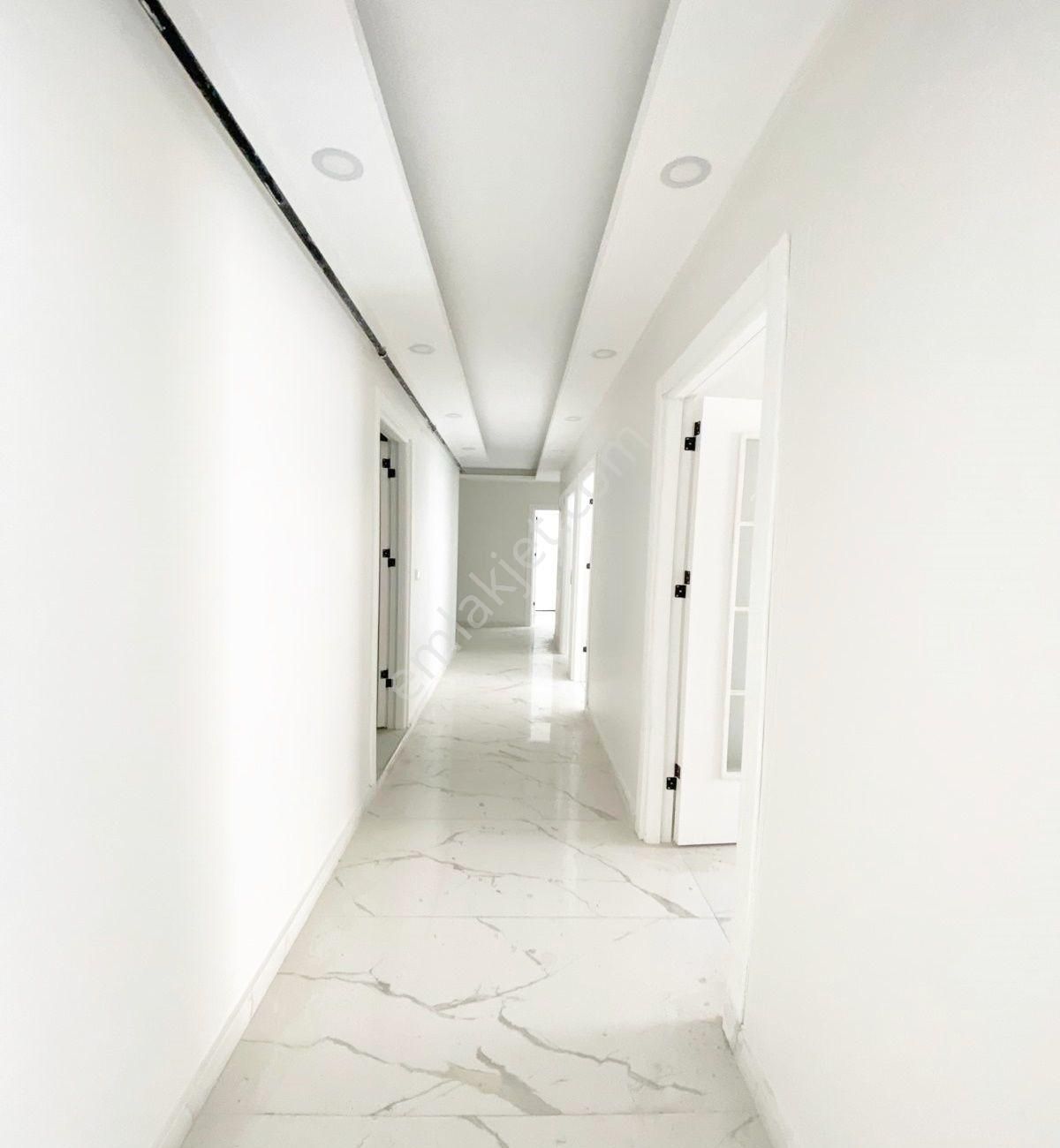 Avcılar Merkezde Sıfır 3+1 Metrobüse Yakın Ara Kat Daire - Görsel 17