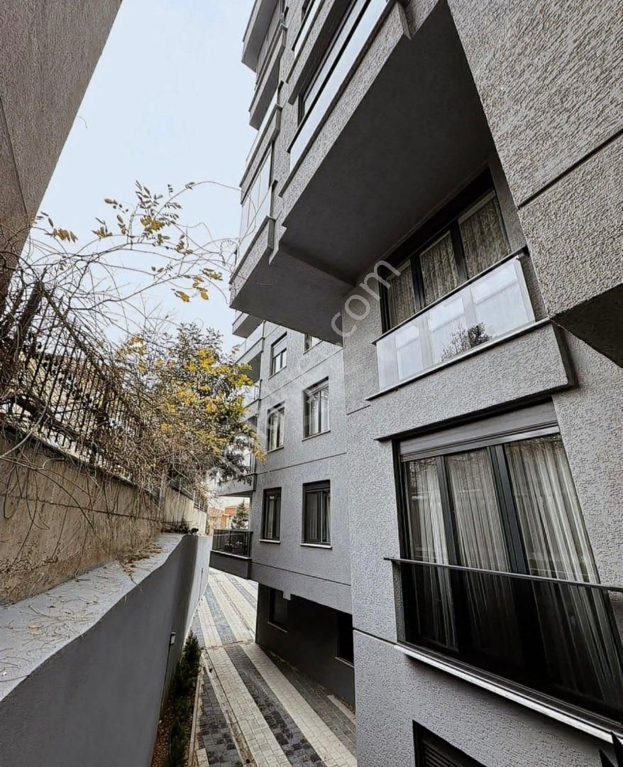 Nevmahalden Kapalı Ve Açık Otoparklı Yeni Arakat Daire - Görsel 6