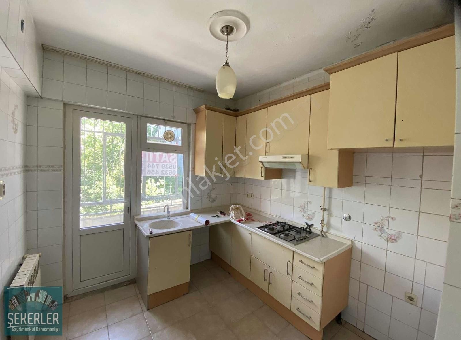 Şekerlerden Altıparmakta Satılık Geniş Ara Kat Daire - Görsel 22