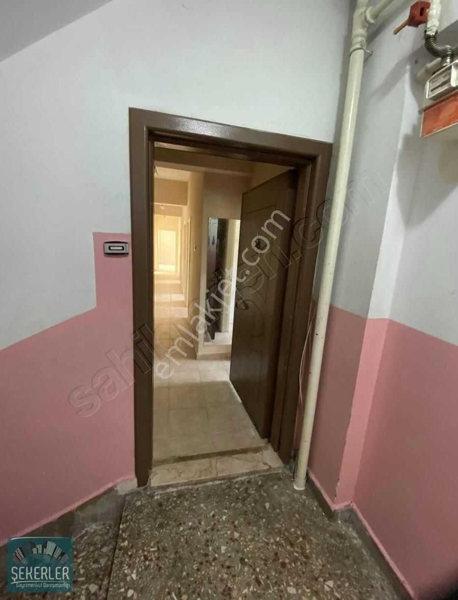 Şekerlerden Altıparmakta Satılık Geniş Ara Kat Daire - Görsel 16